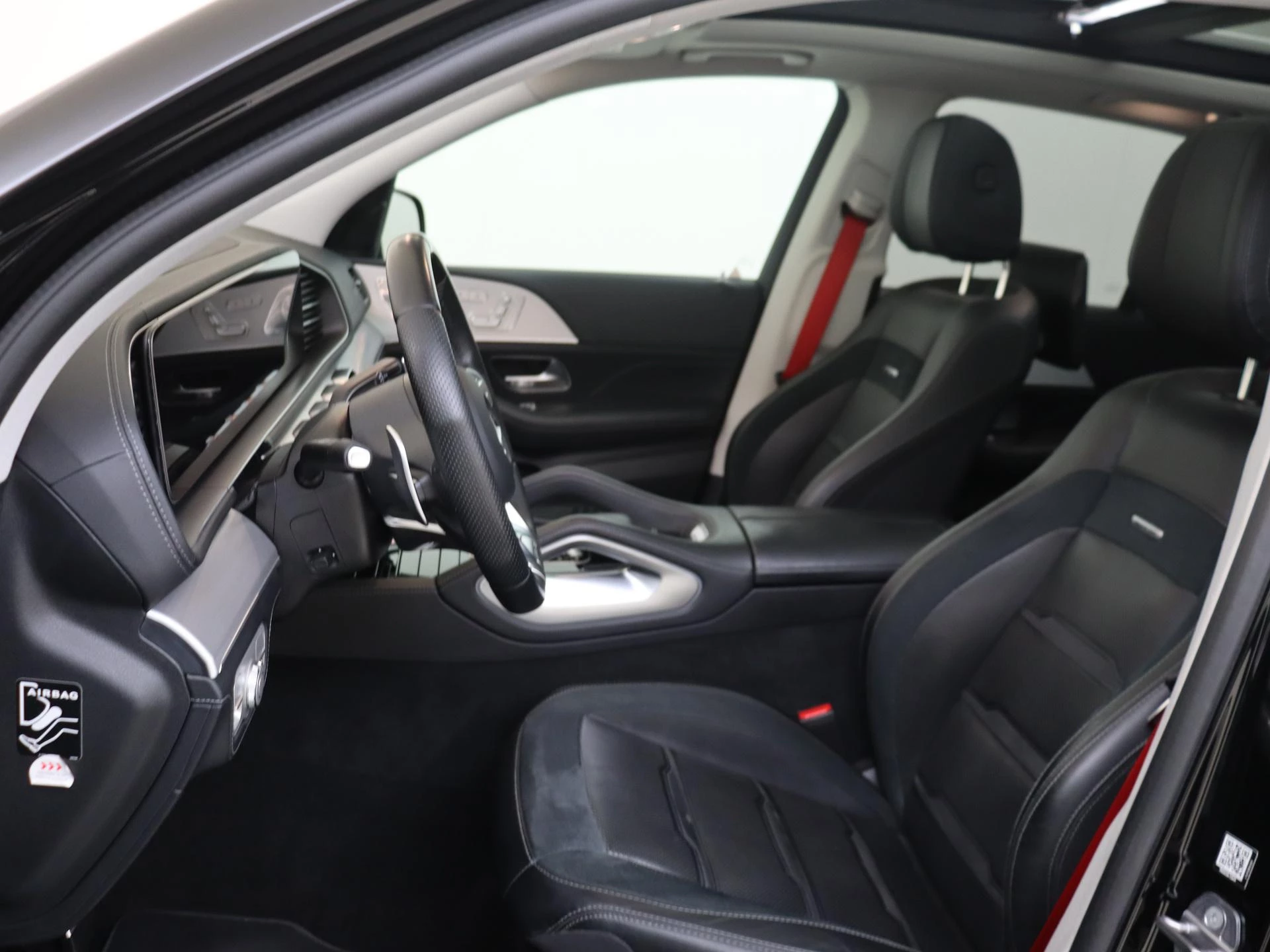 Mercedes-Benz-GLE-image-17