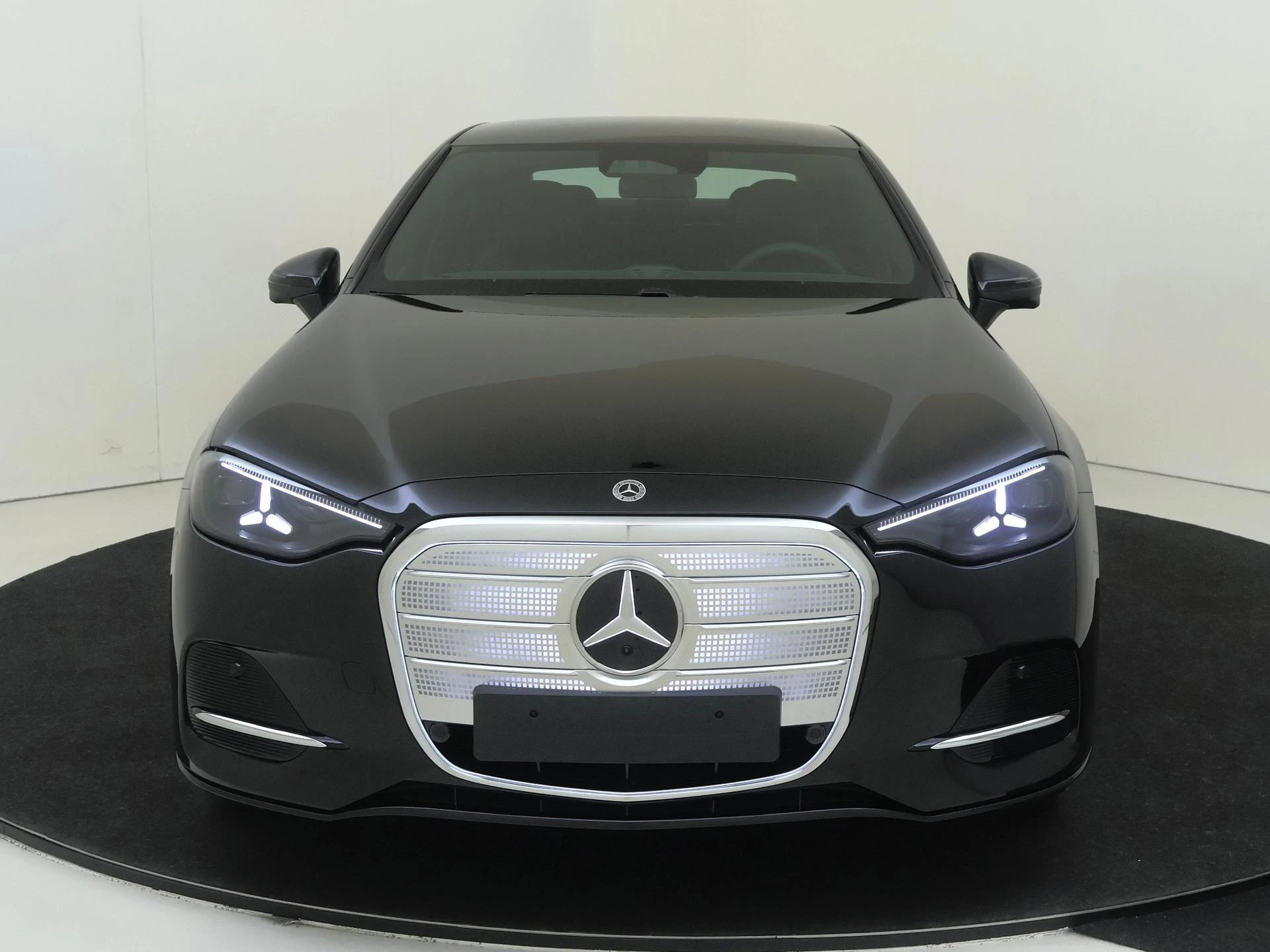 Mercedes-Benz-C-Klasse-image-5