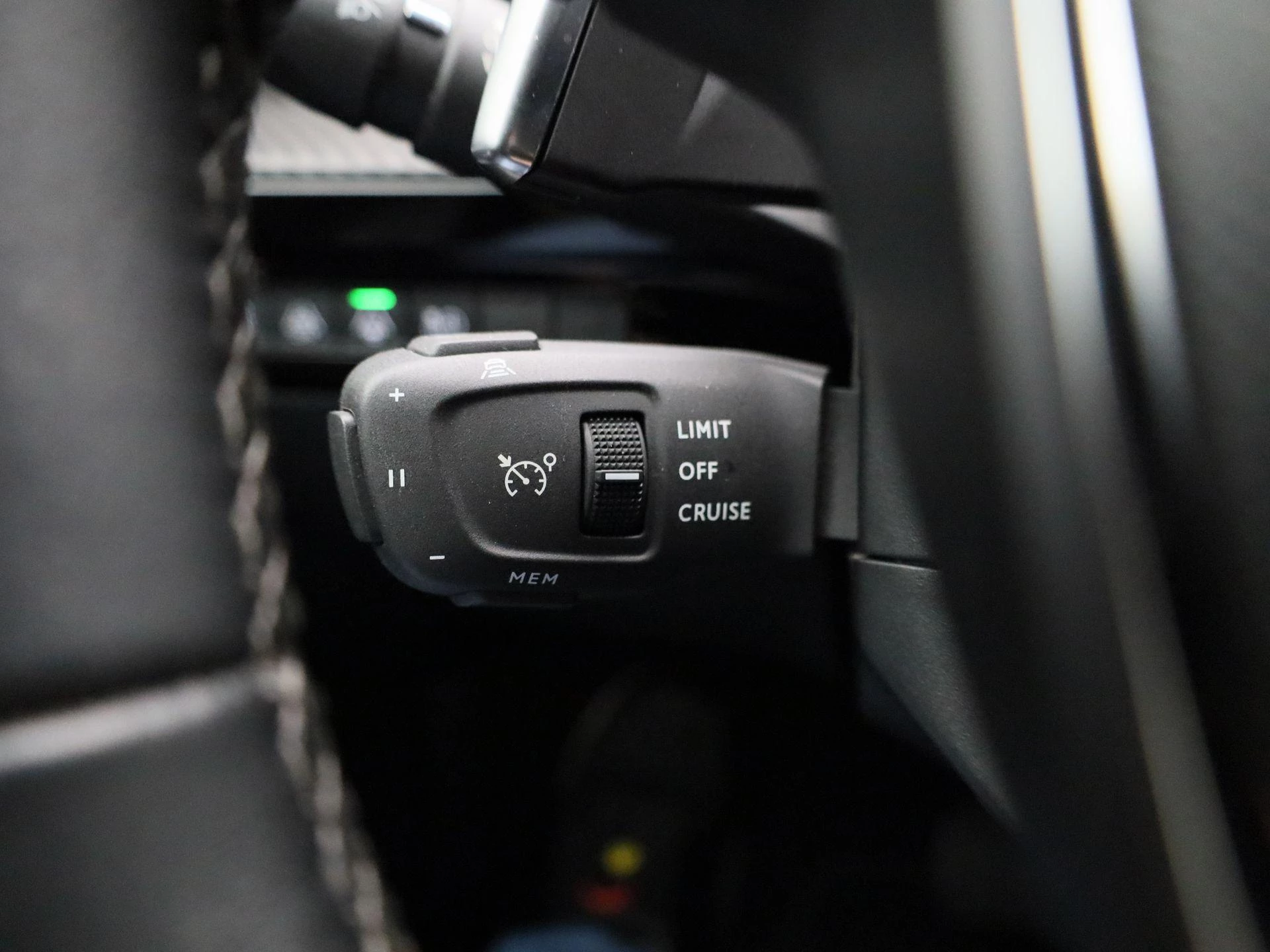 Peugeot-508-image-23