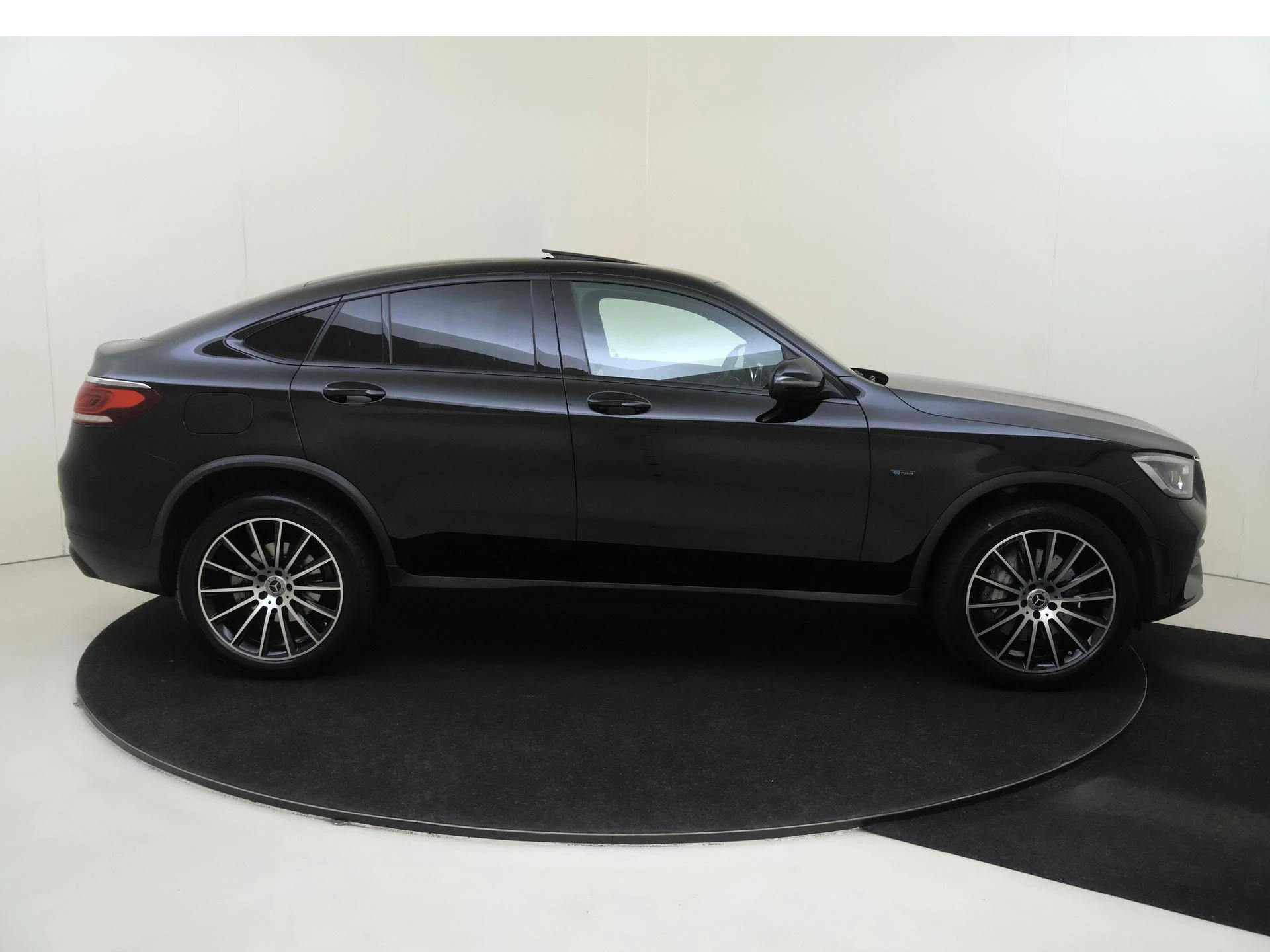 Mercedes-Benz-GLC-image-8