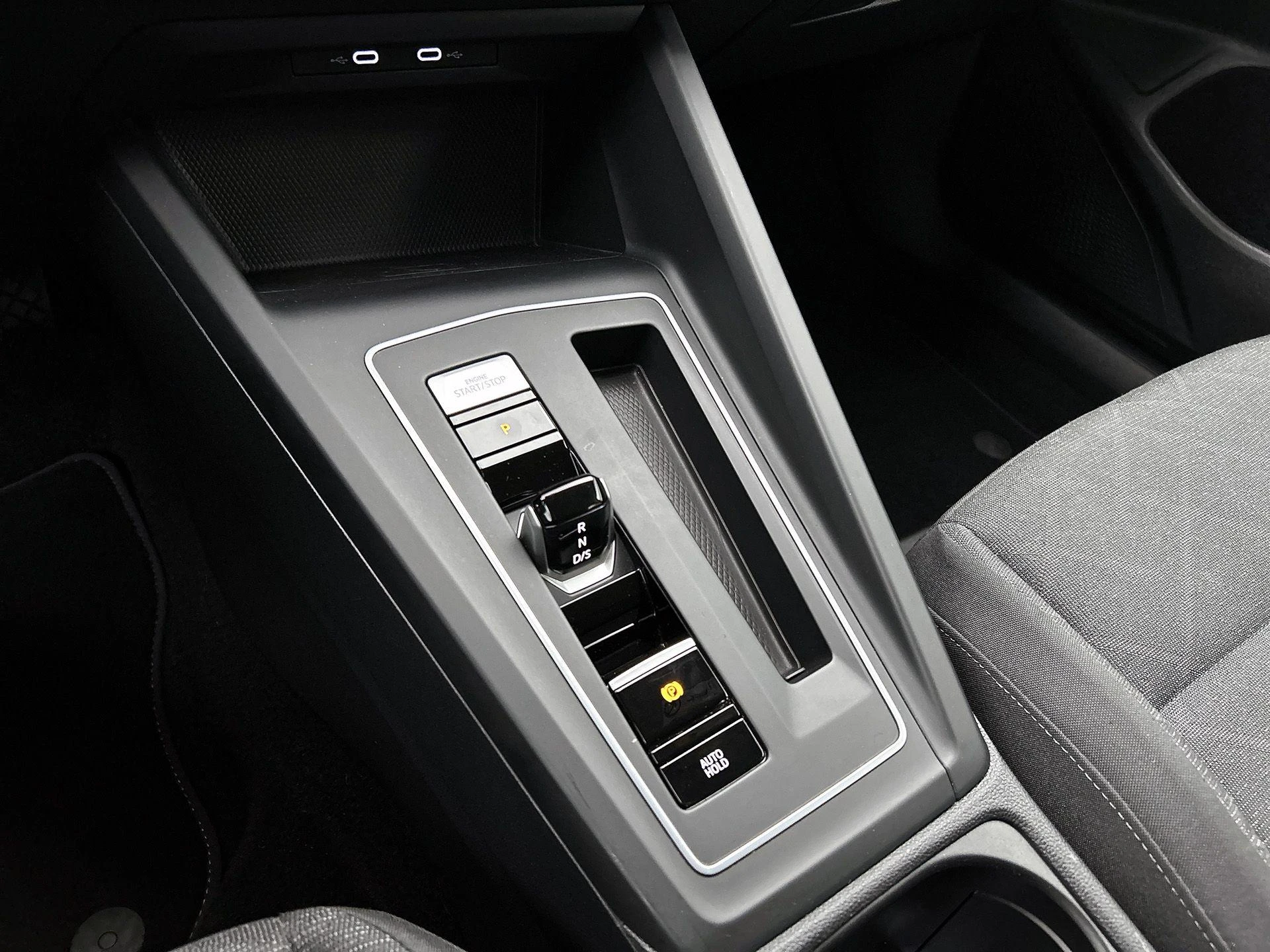 Volkswagen-Golf-image-20