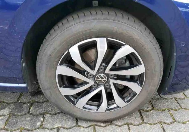 Volkswagen Golf 1.5 eTSI DSG Active Pano., IQ.Light, RFK, ACC, Navi., App-Con.,