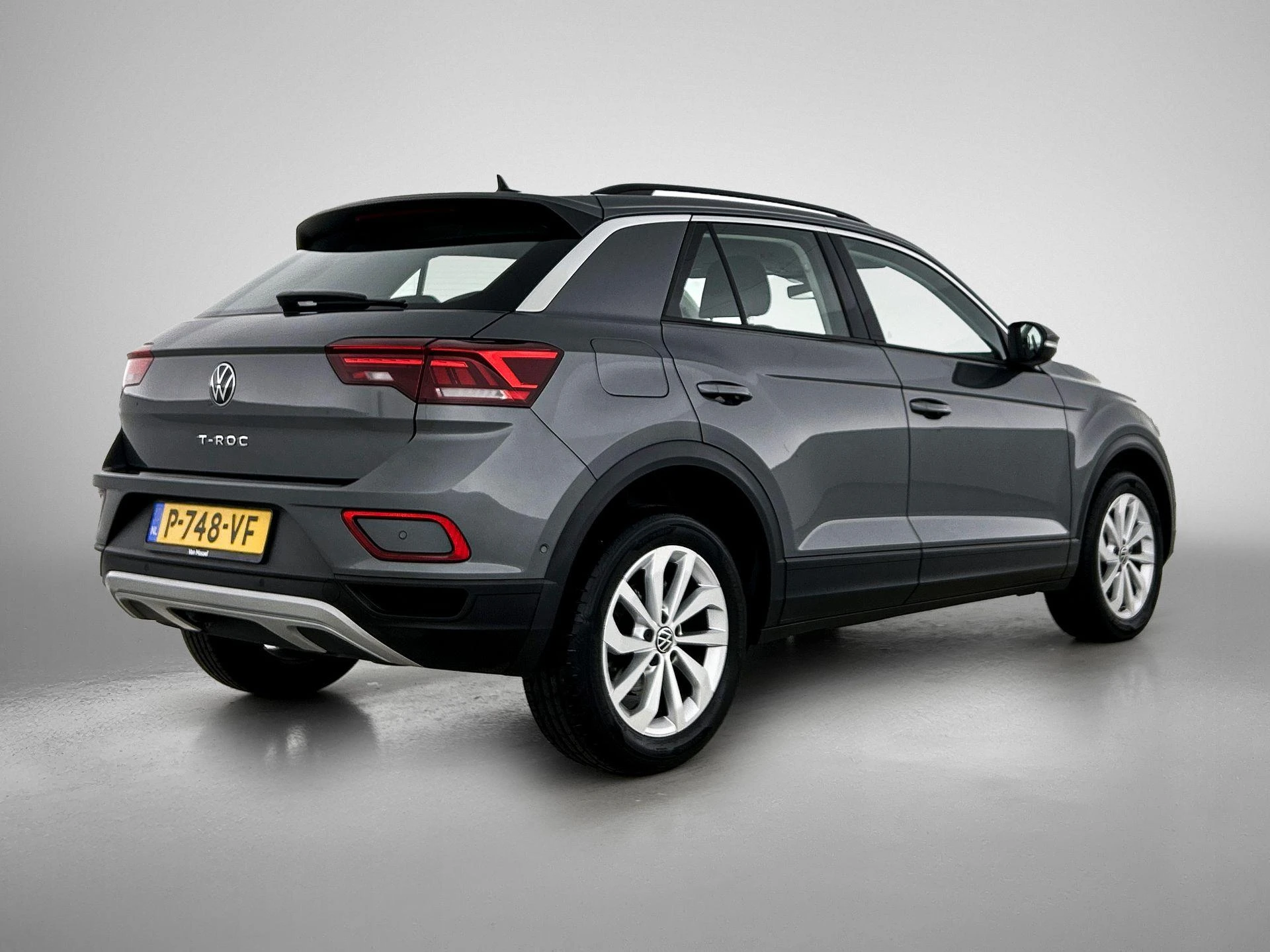 Volkswagen-T-Roc-image-3