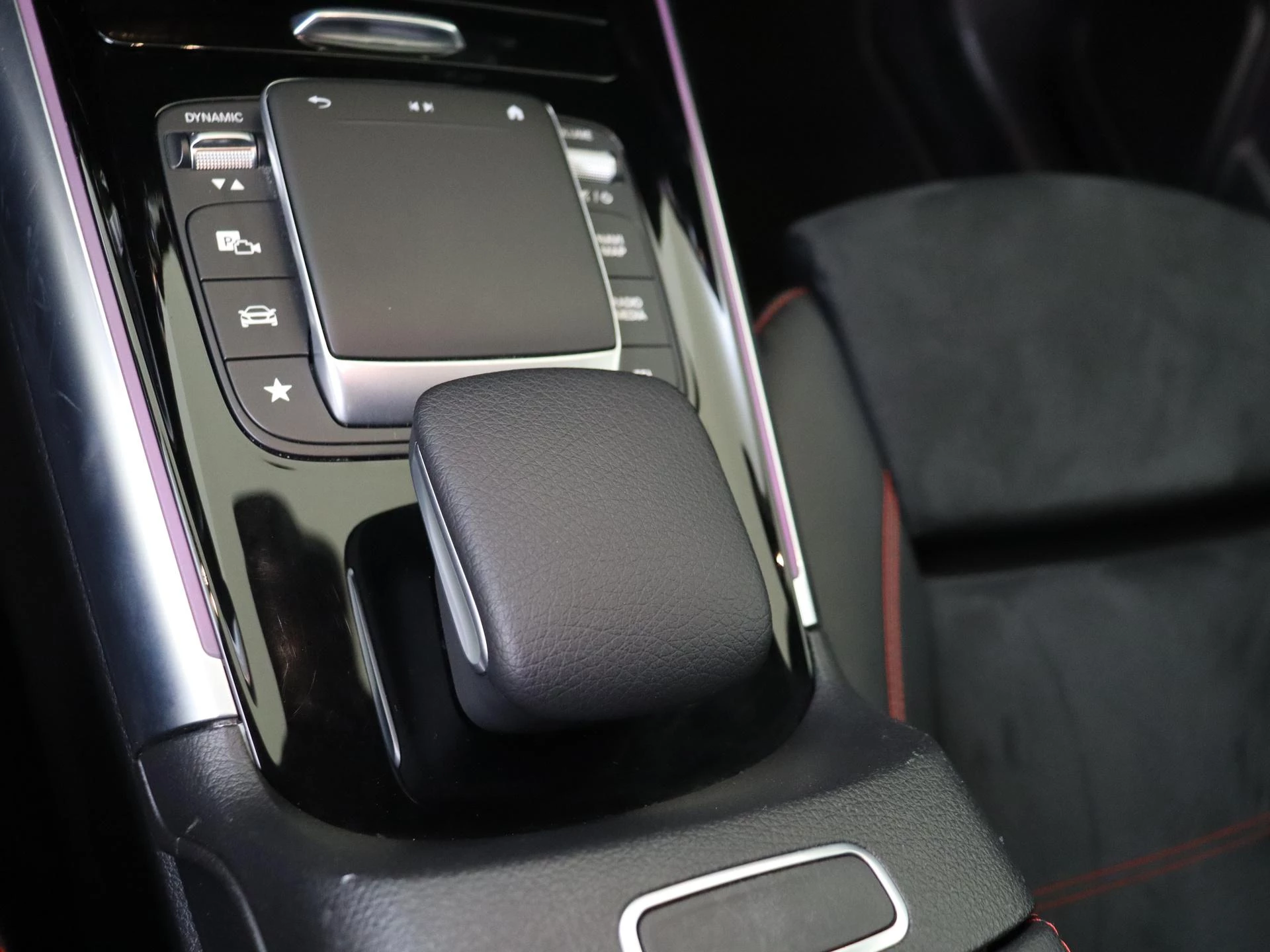 Mercedes-Benz-EQA-image-23