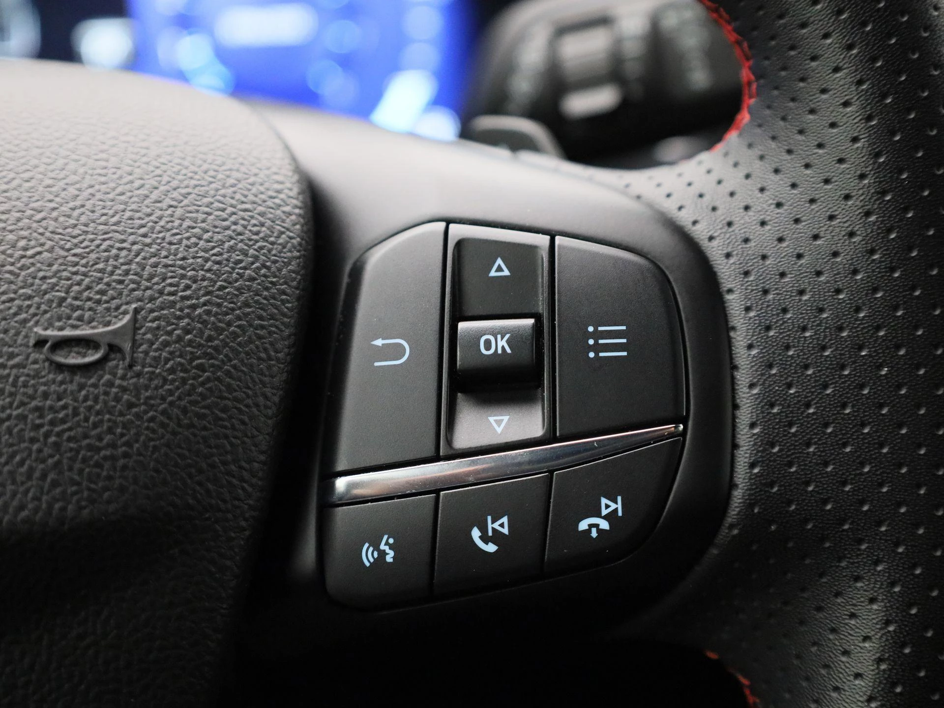 Ford Focus Wagon 1.0 EcoBoost Hybrid ST Line X