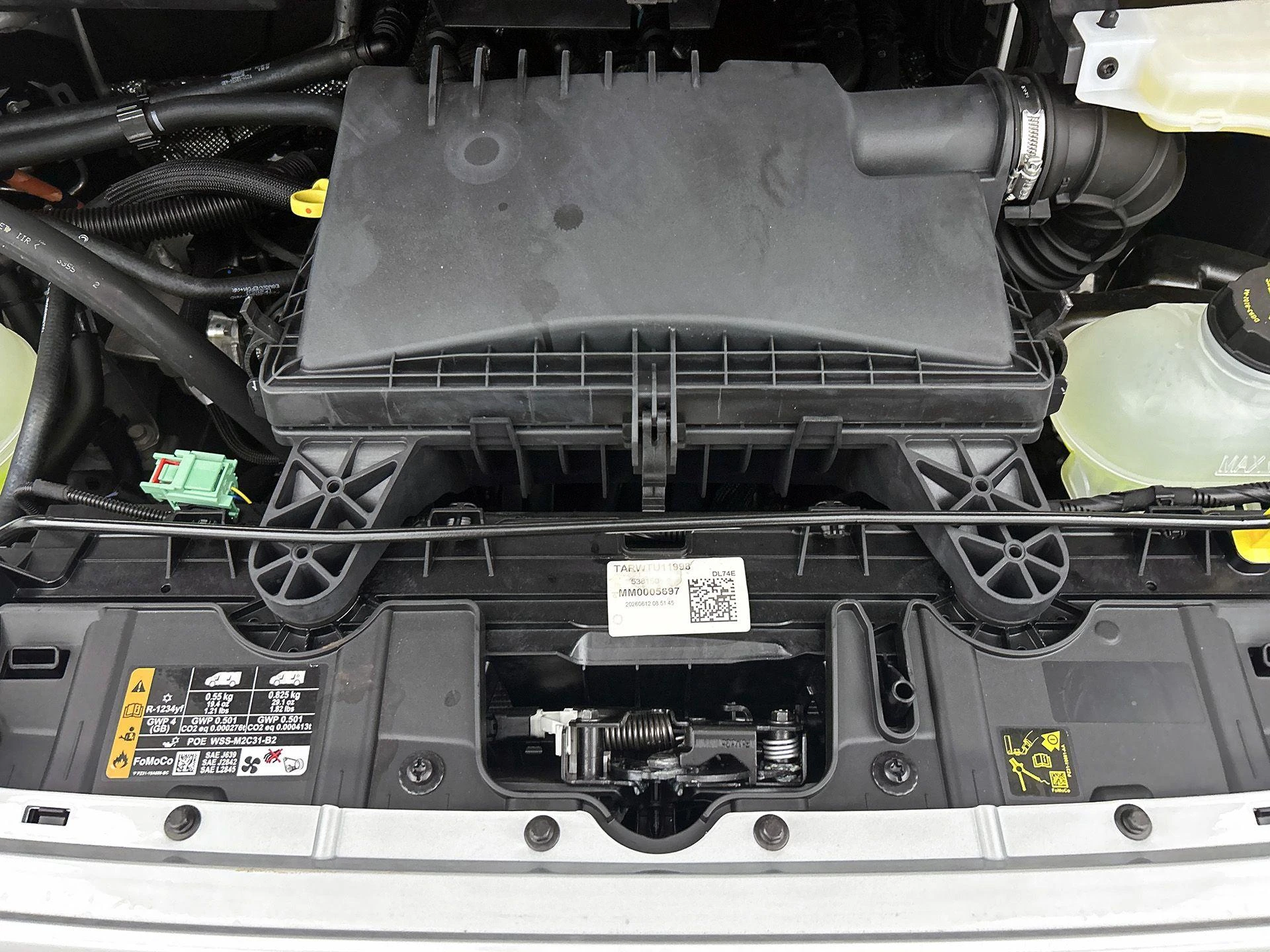 Volkswagen-Transporter-image-30
