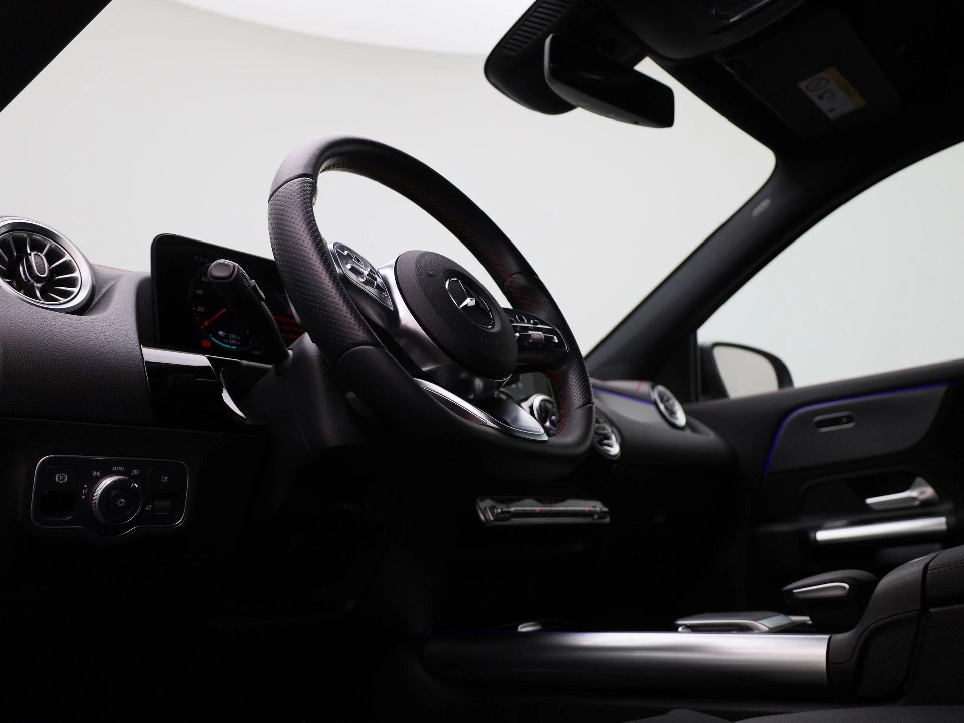 Mercedes-Benz-EQA-image-39