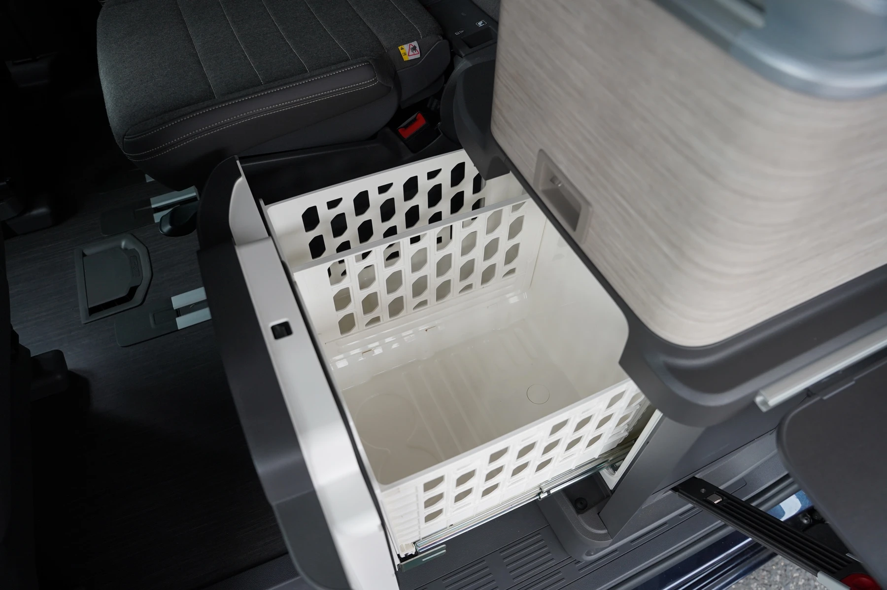Volkswagen-California-image-29