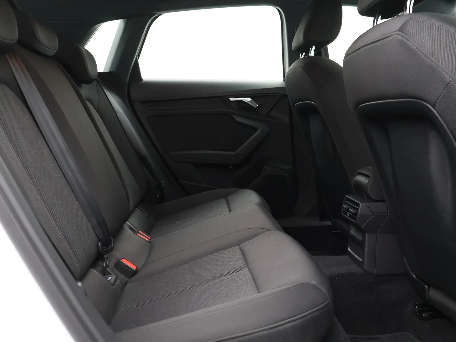 Audi A3 Sportback 30TFSI Business Edition Attraction 110PK *AUTOMAAT*CRUISE*KEYLESS GO*VIRTUAL COCKPIT*APP-C