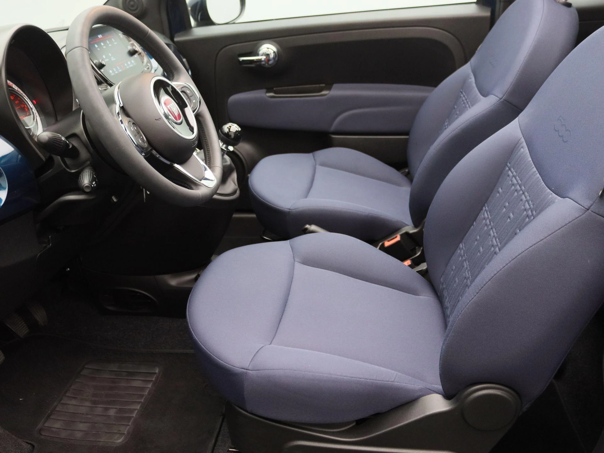 Fiat-500C-image-12