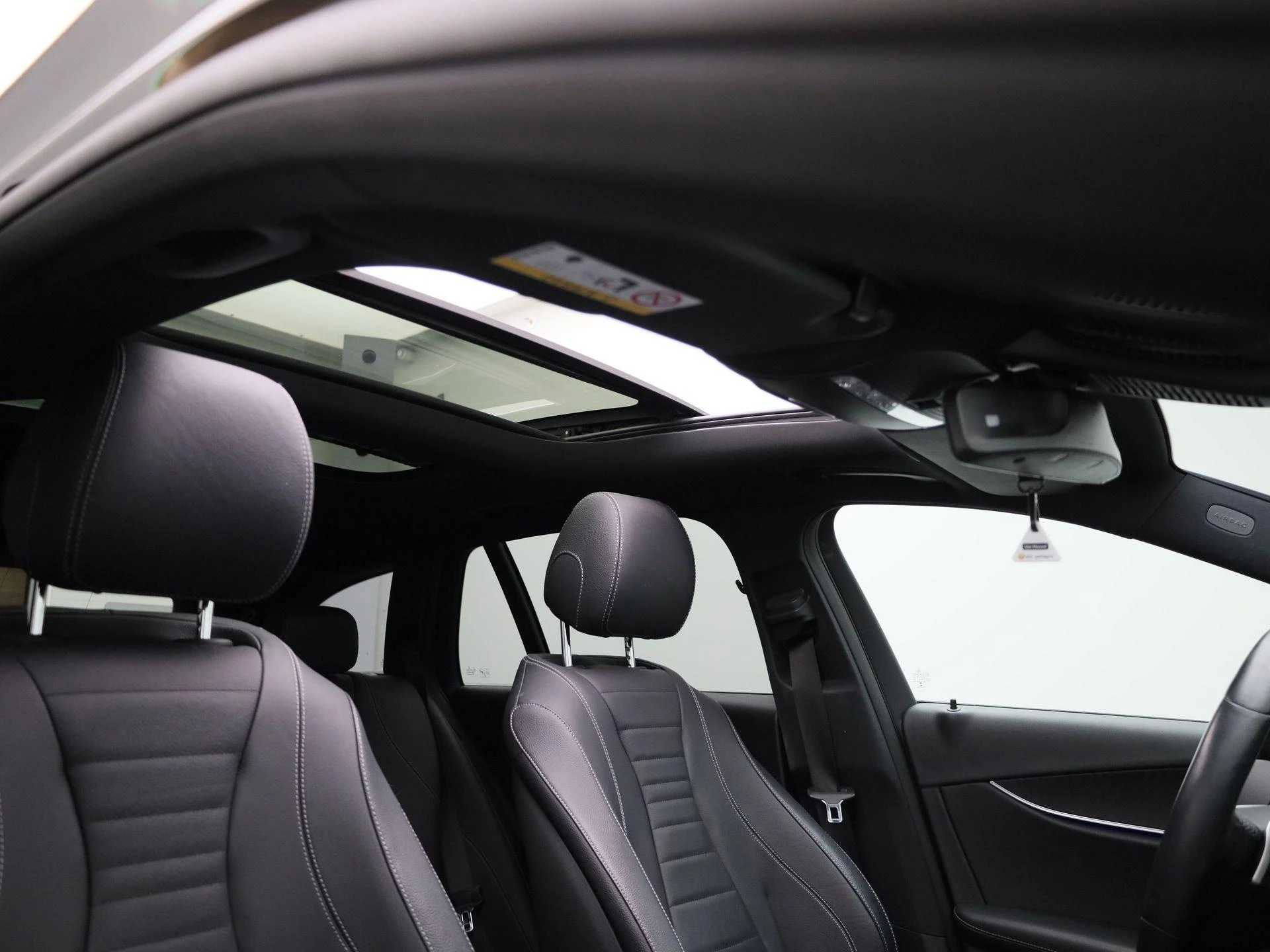 Mercedes-Benz-Classe E-image-50