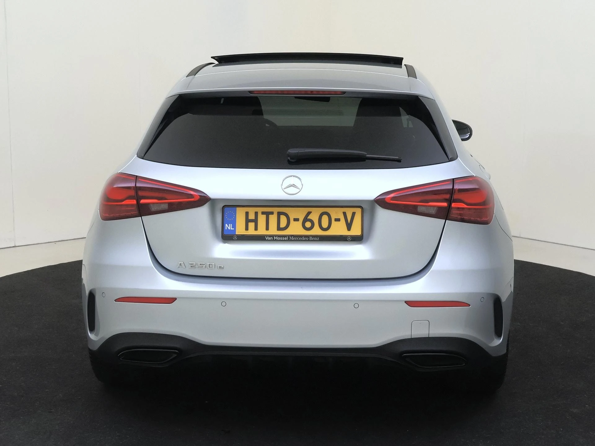 Mercedes-Benz-A-Klasse-image-6