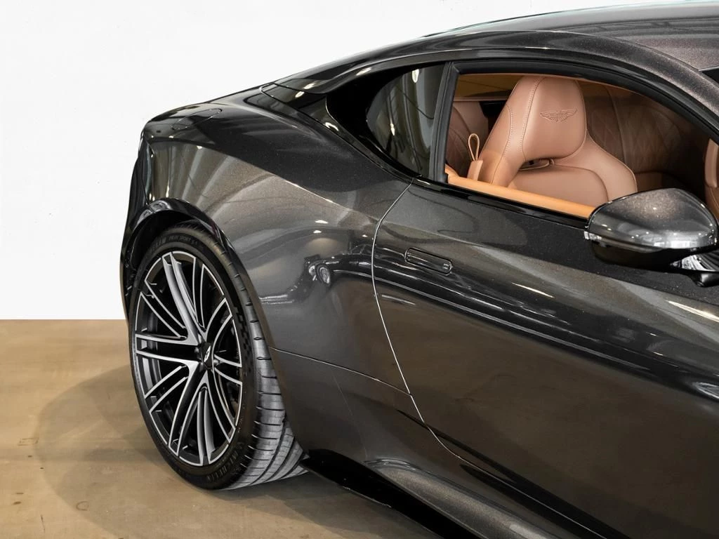 Aston Martin DB12 Coupe Aston Martin Hamburg