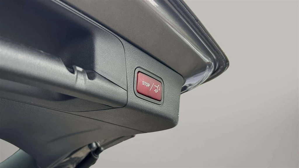 Mercedes-Benz-EQB-image-23