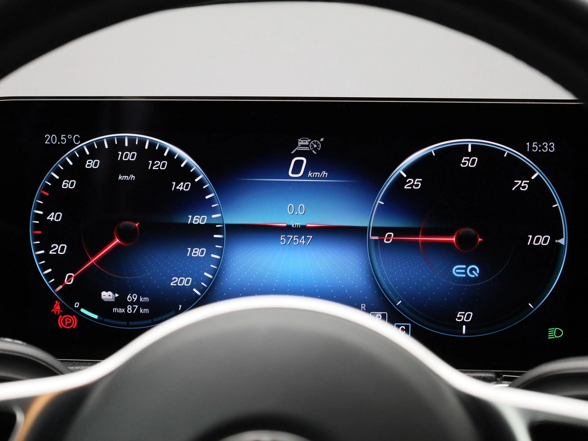 Mercedes-Benz-EQB-image-7