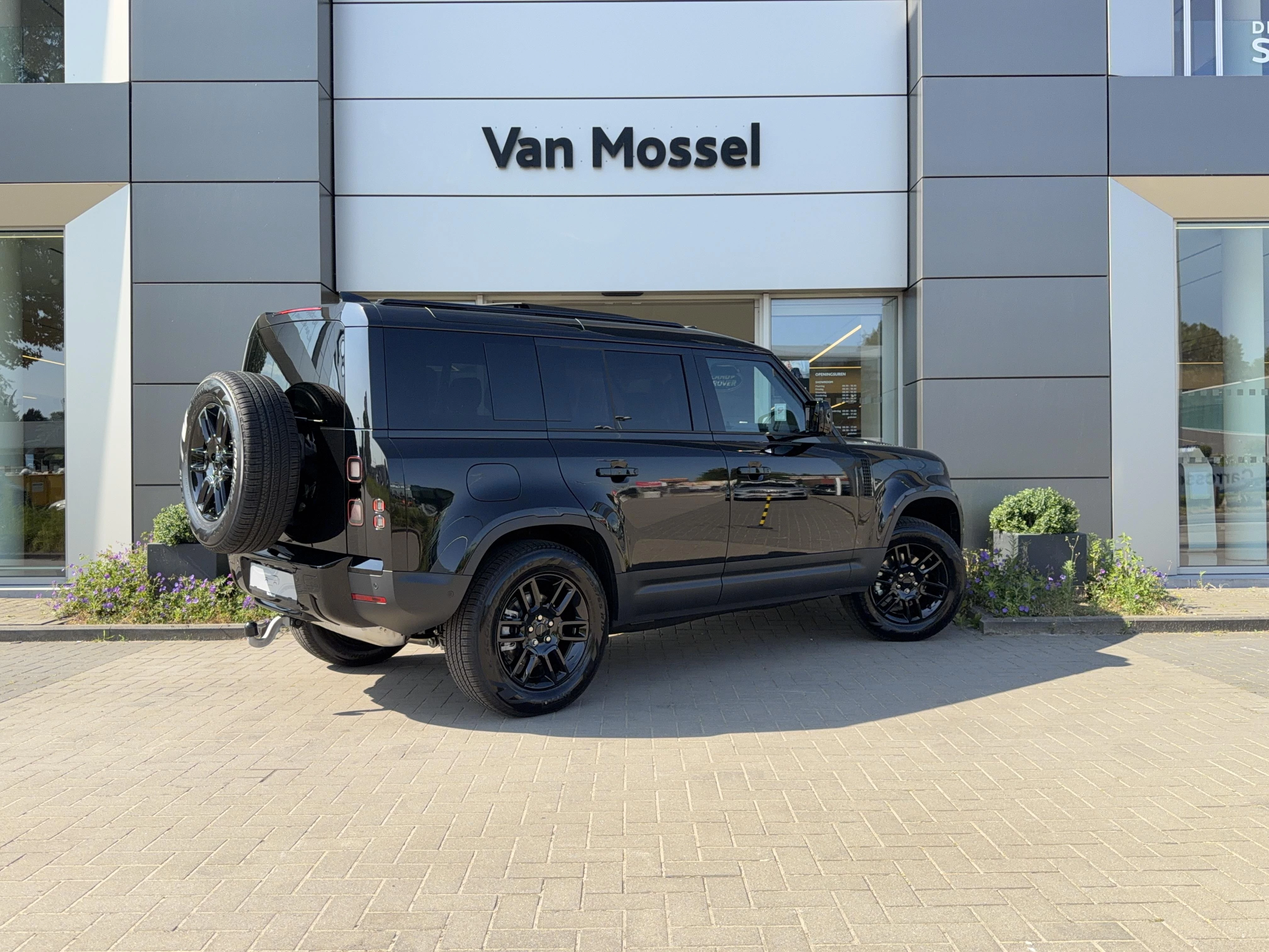 Land Rover Defender 110 D250 S AWD Auto. 26MY