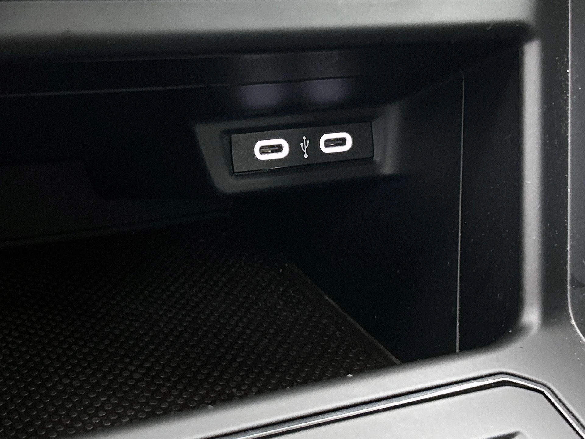 Volkswagen-Polo-image-30