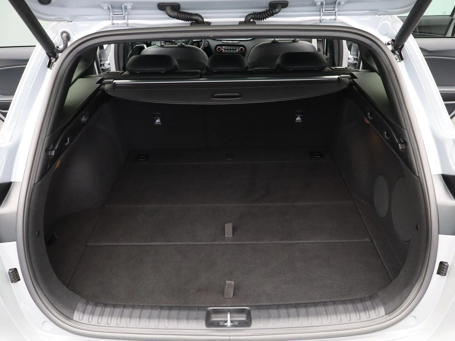 Kia-Ceed Sportswagon-image-32