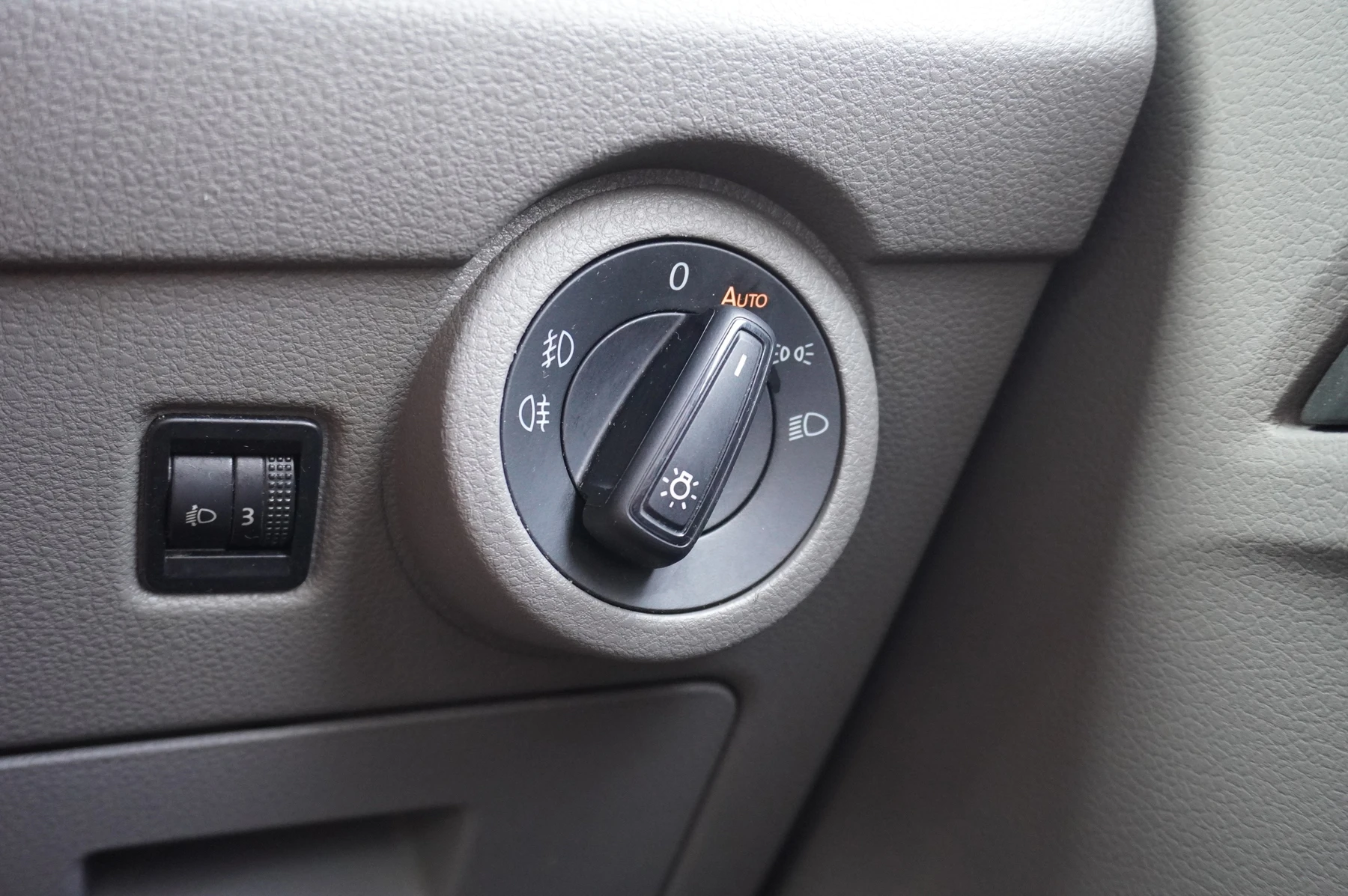 Volkswagen-Transporter-image-27
