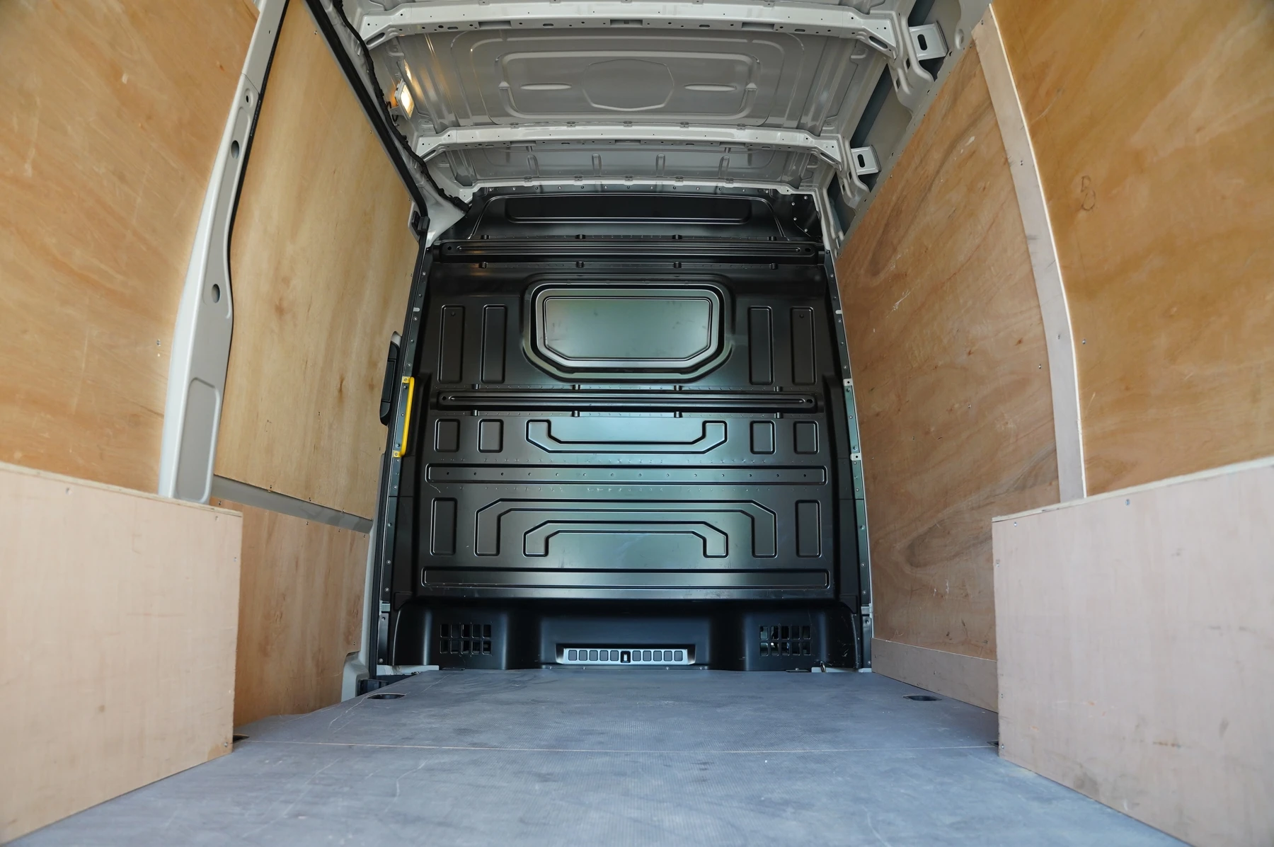 Volkswagen-Crafter-image-9