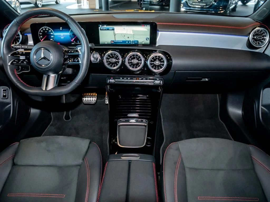 Mercedes-Benz-CLA 200 d-image-13
