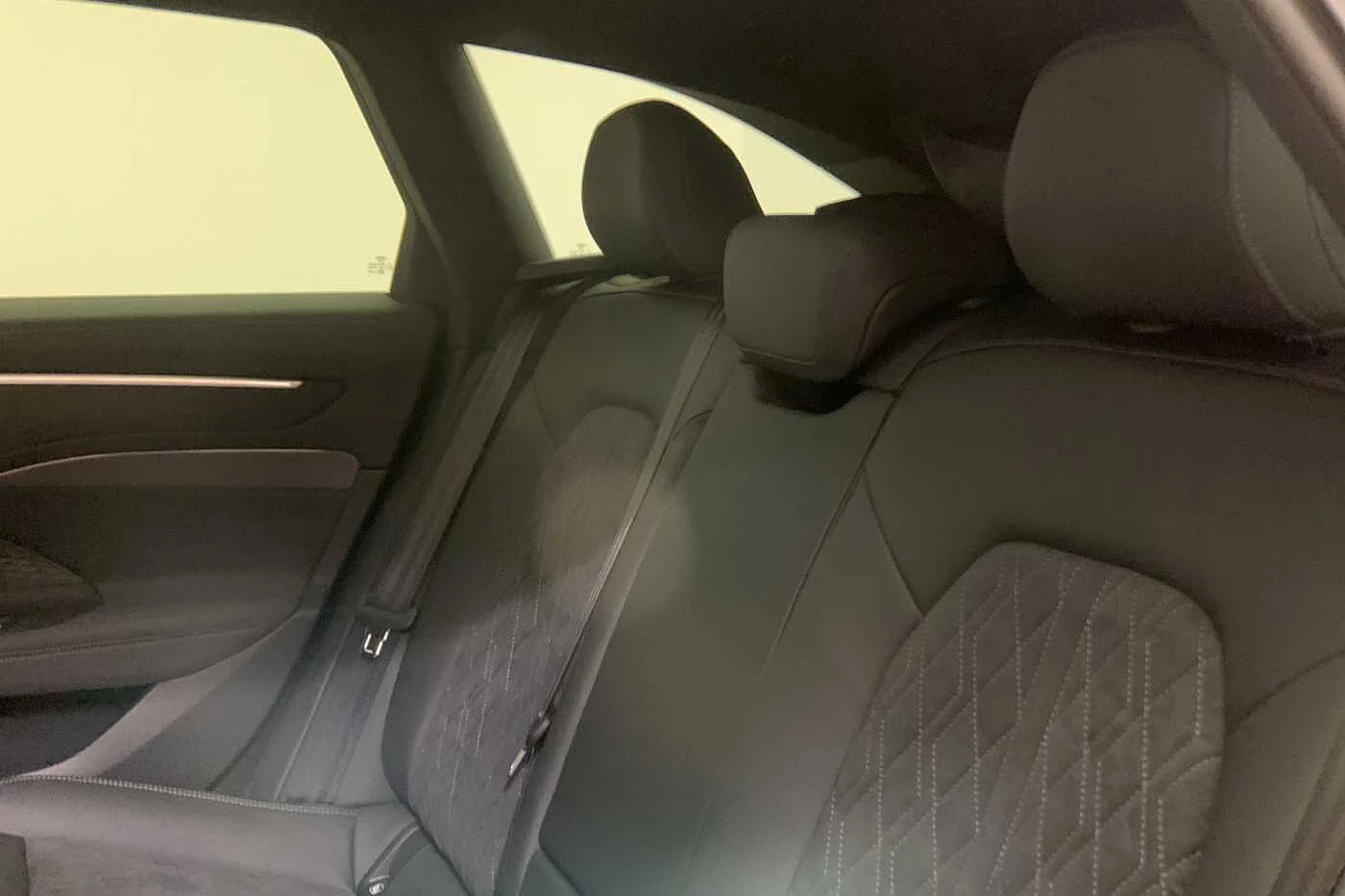 Audi-A6-image-9