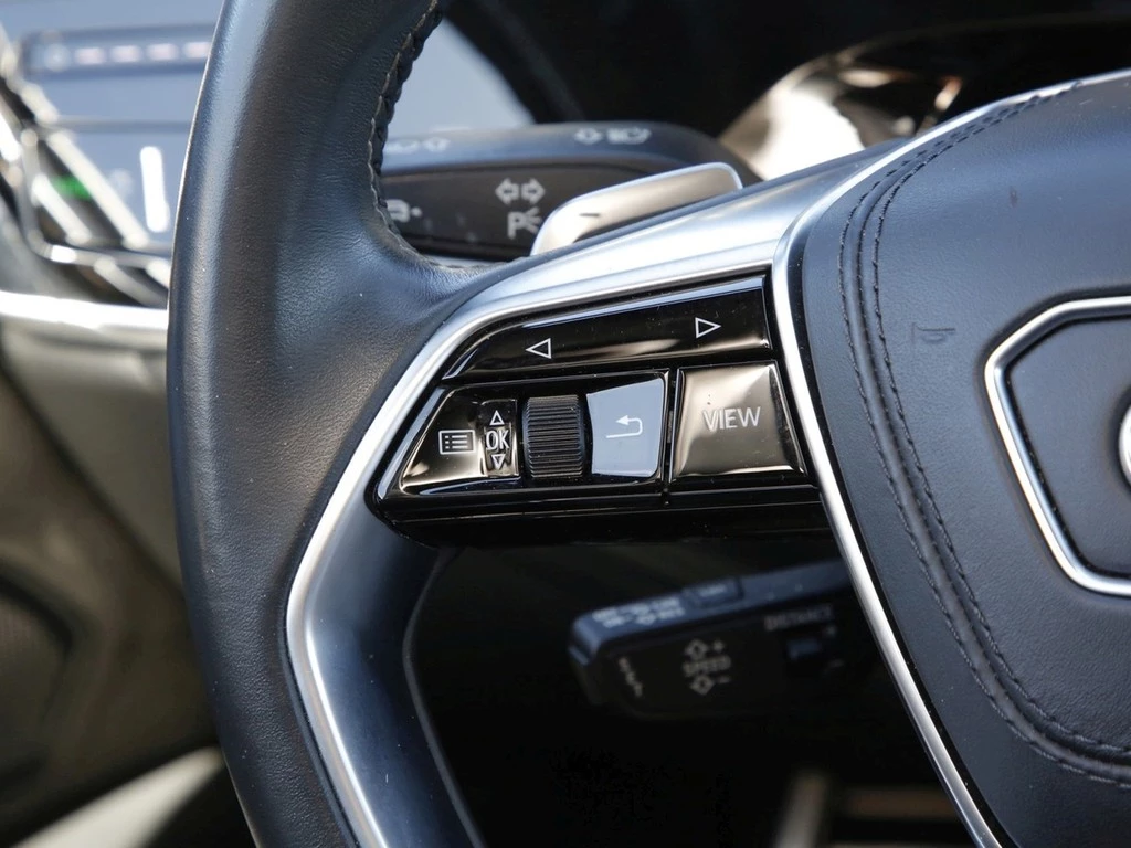 Audi S8 4.0 TFSI quattro PANO*360°*STHZ*MATRIX*LEDER*B&O