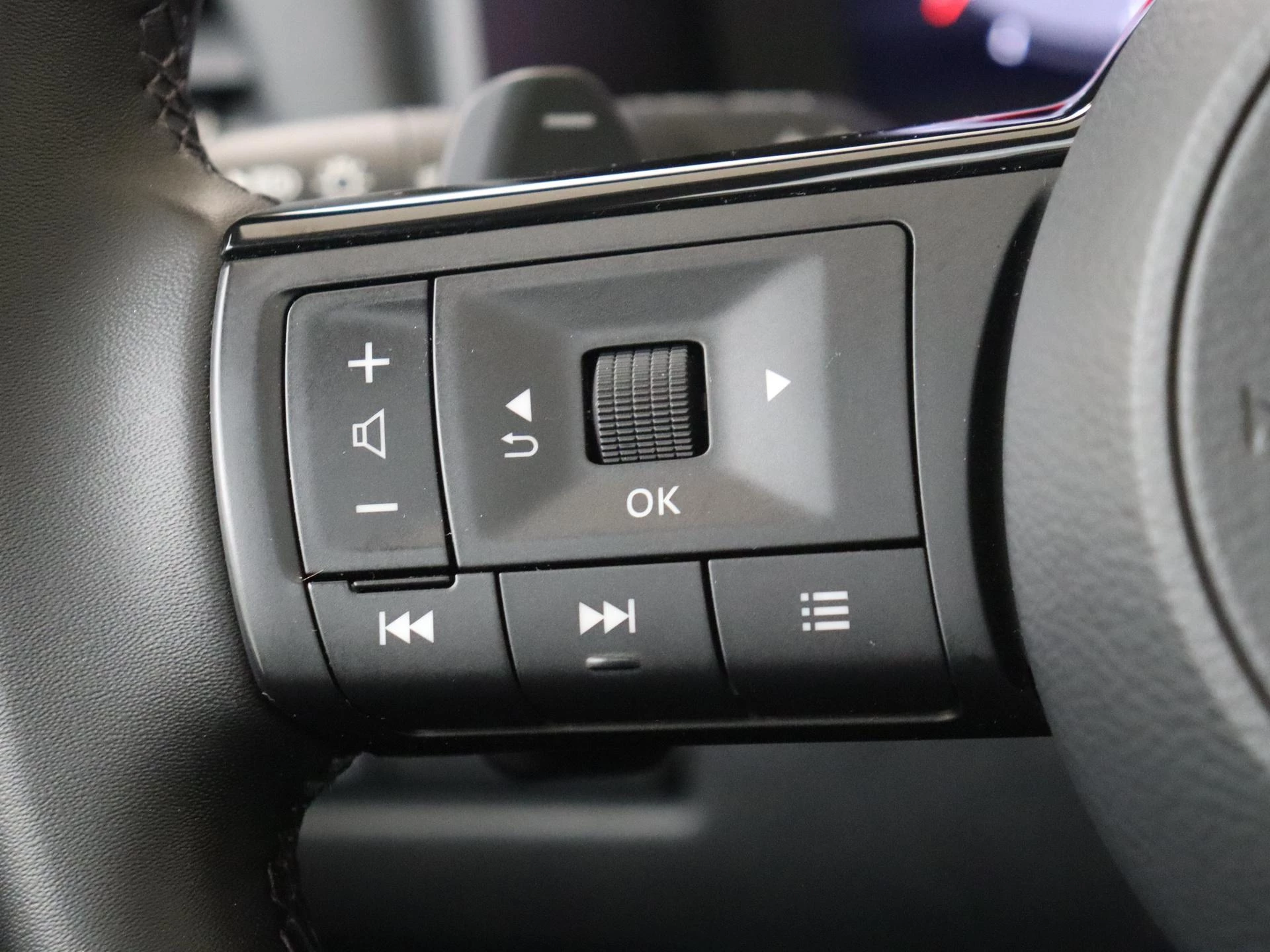 Nissan-QASHQAI-image-12