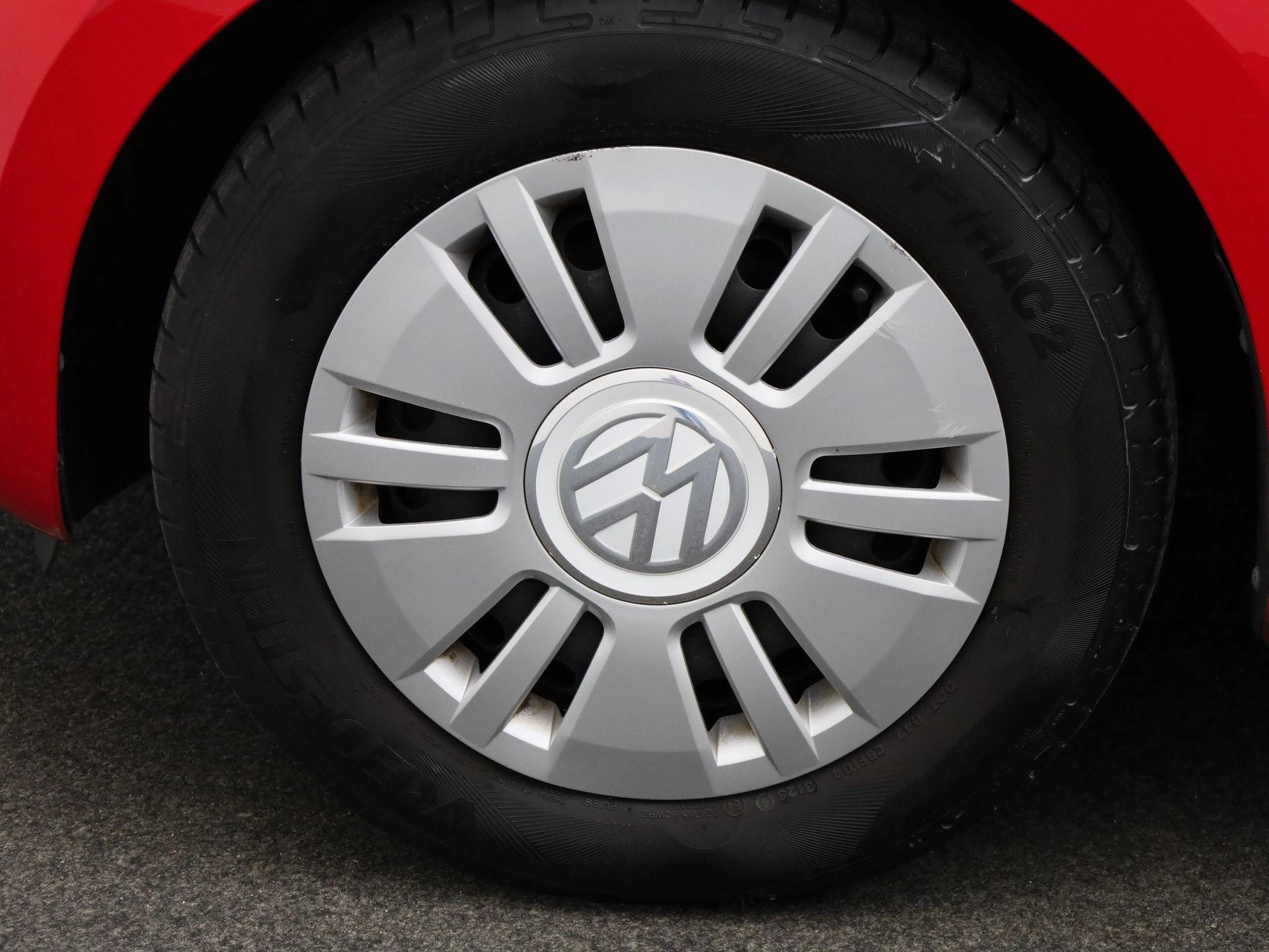 Volkswagen-up!-image-11