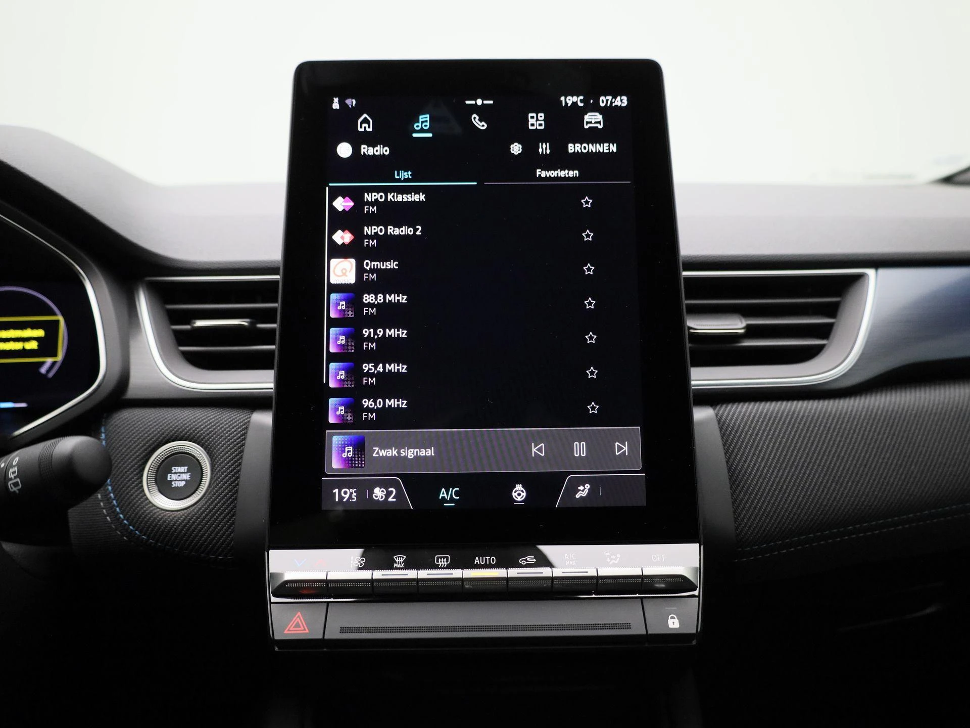 Renault-Captur-image-20