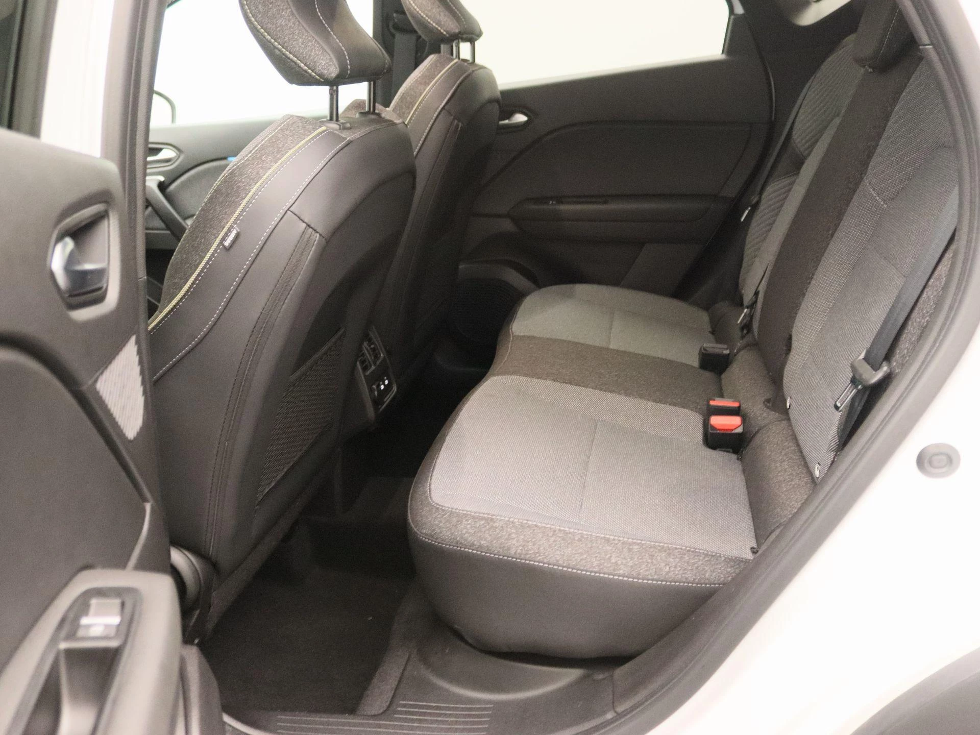 Renault-Captur-image-12