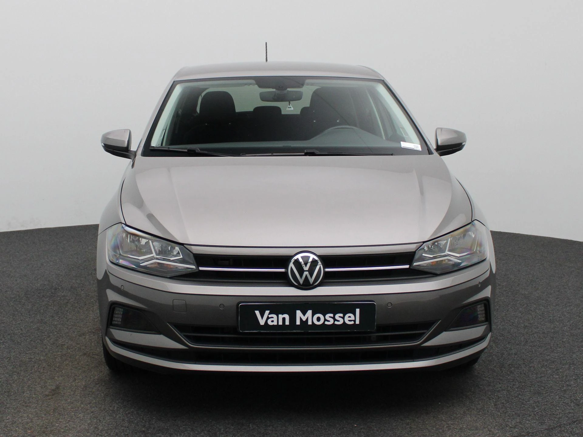 Volkswagen-Polo-image-3