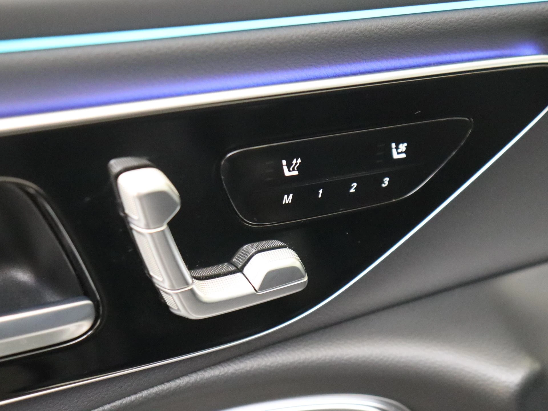 Mercedes-Benz-E-Klasse-image-24