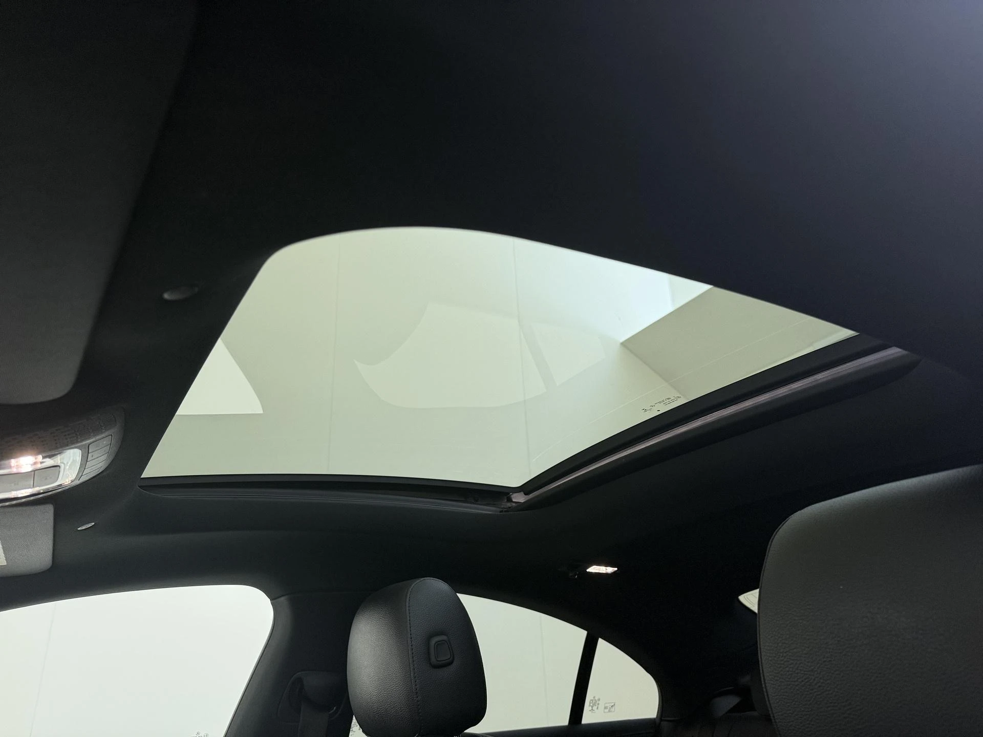 Mercedes-Benz-CLA-image-27