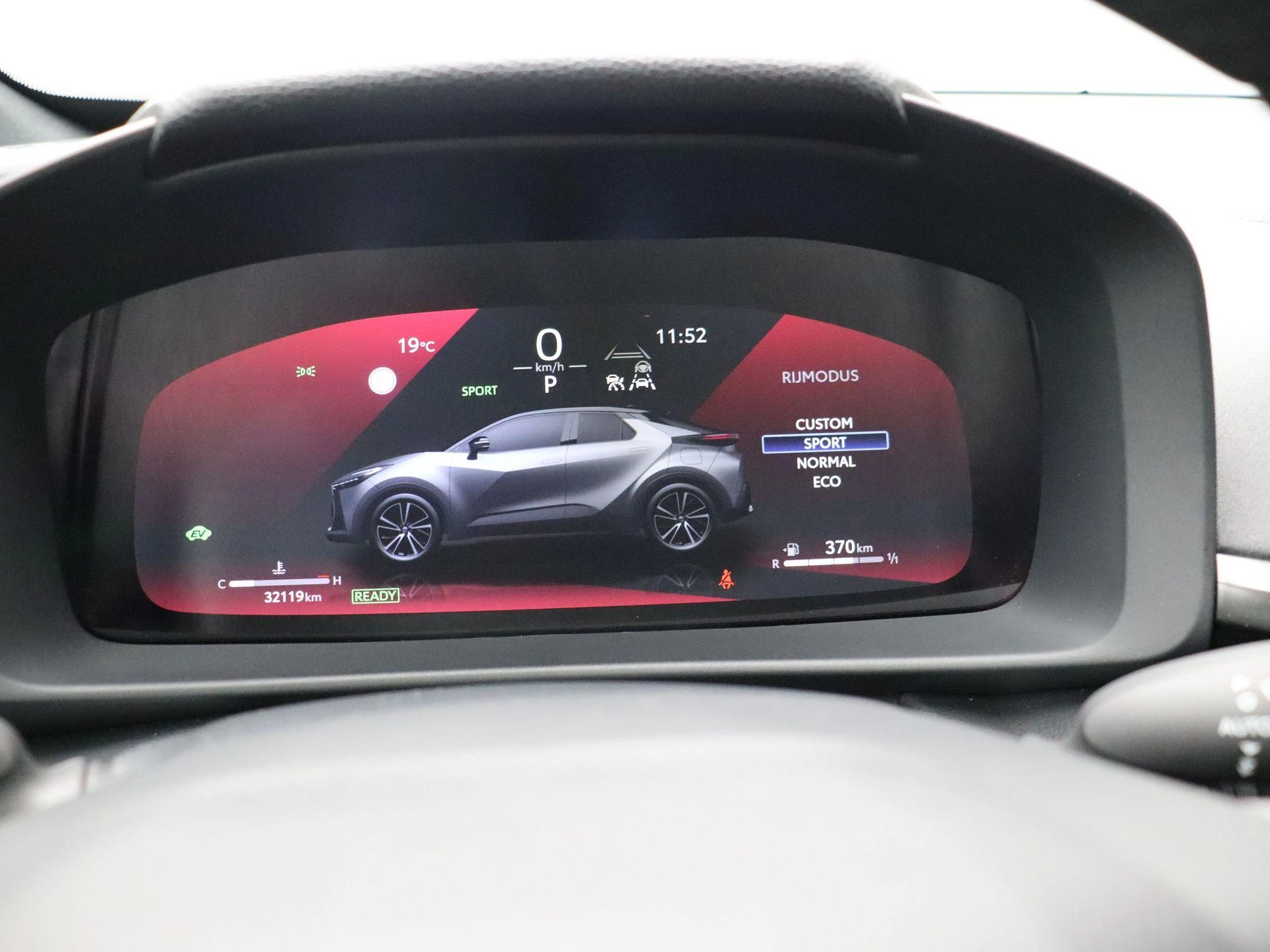 Toyota-C-HR-image-20