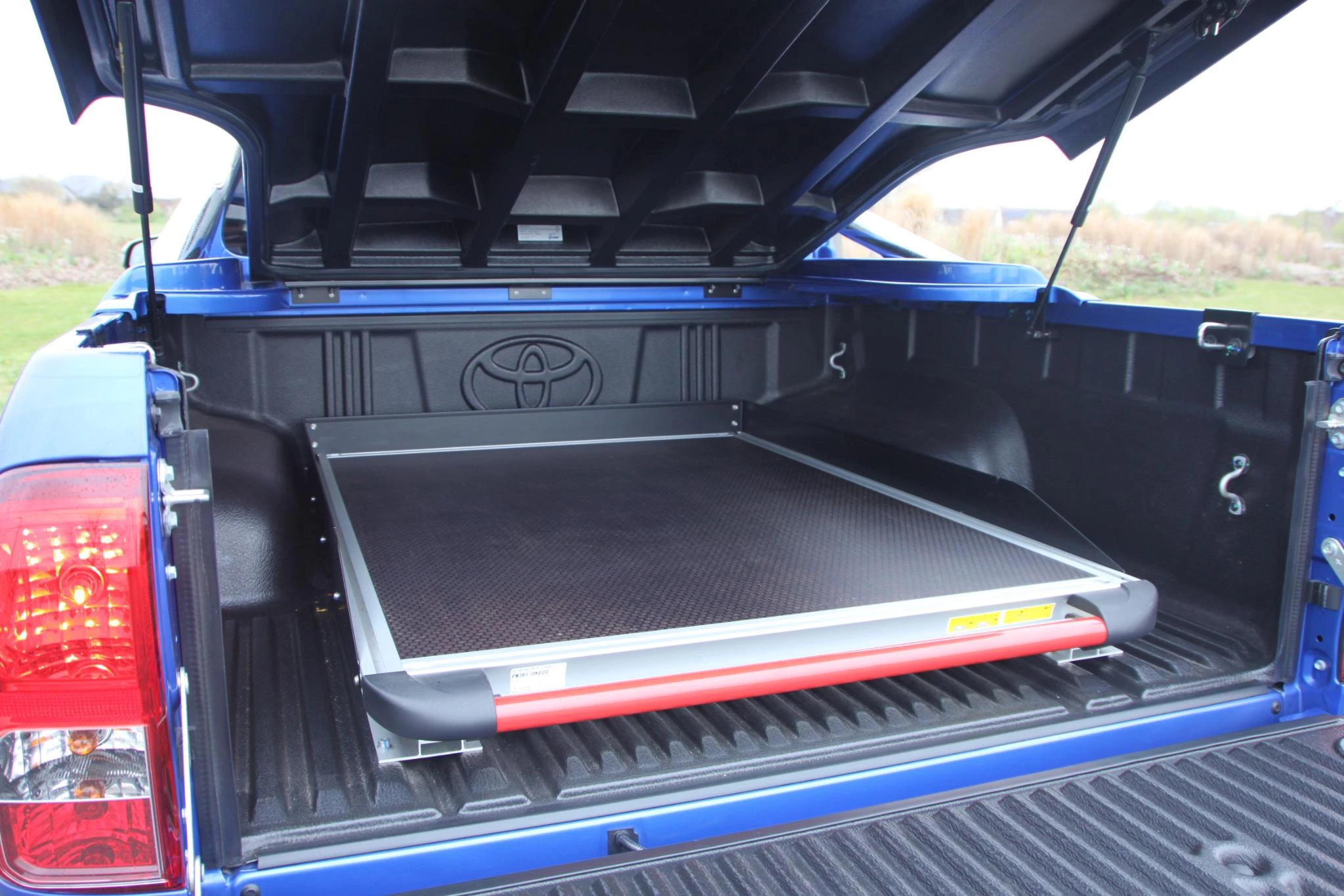 Toyota Hilux 2.4 D-4D Double Cab Aut. Limited