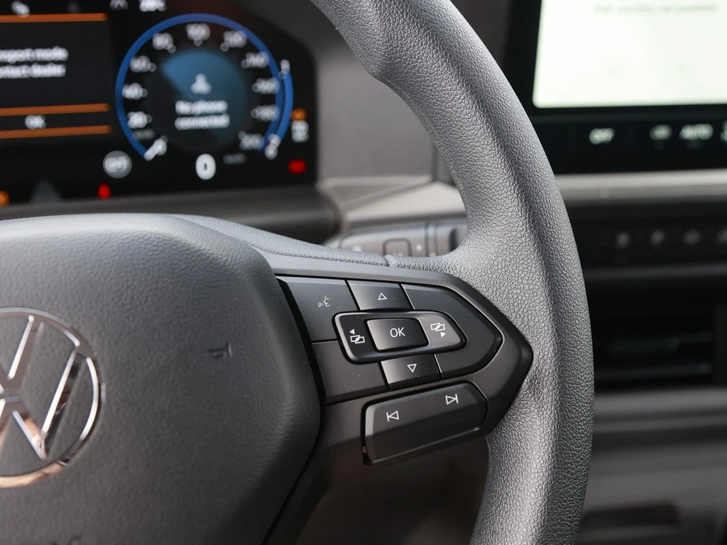 Volkswagen-Transporter-image-12