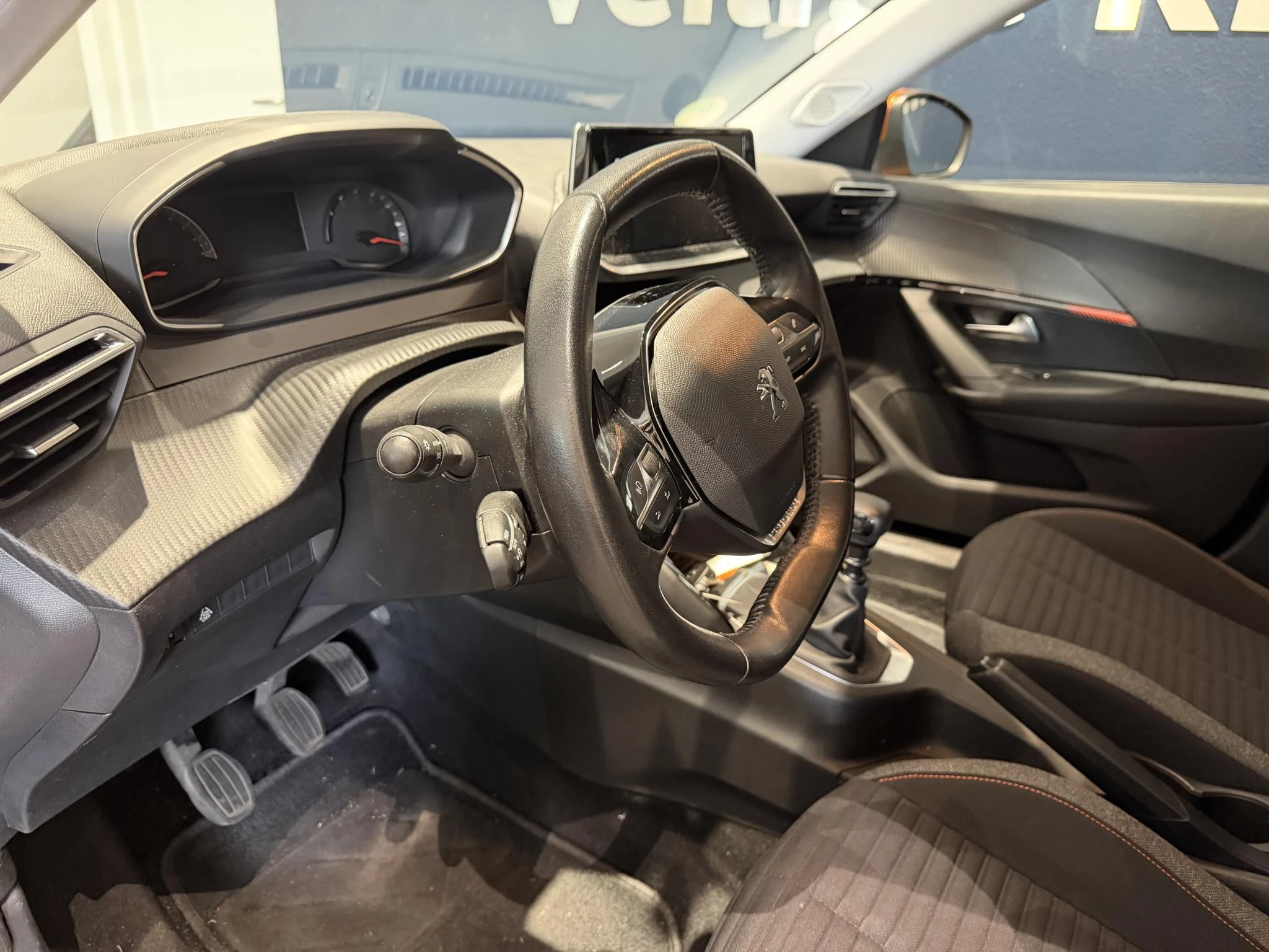 Peugeot-2008-image-8