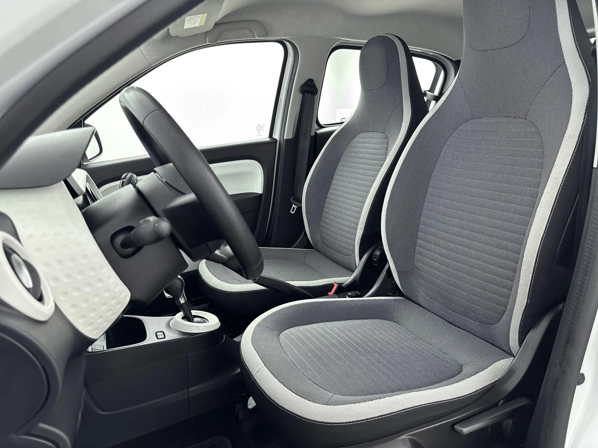 Renault-Twingo-image-23