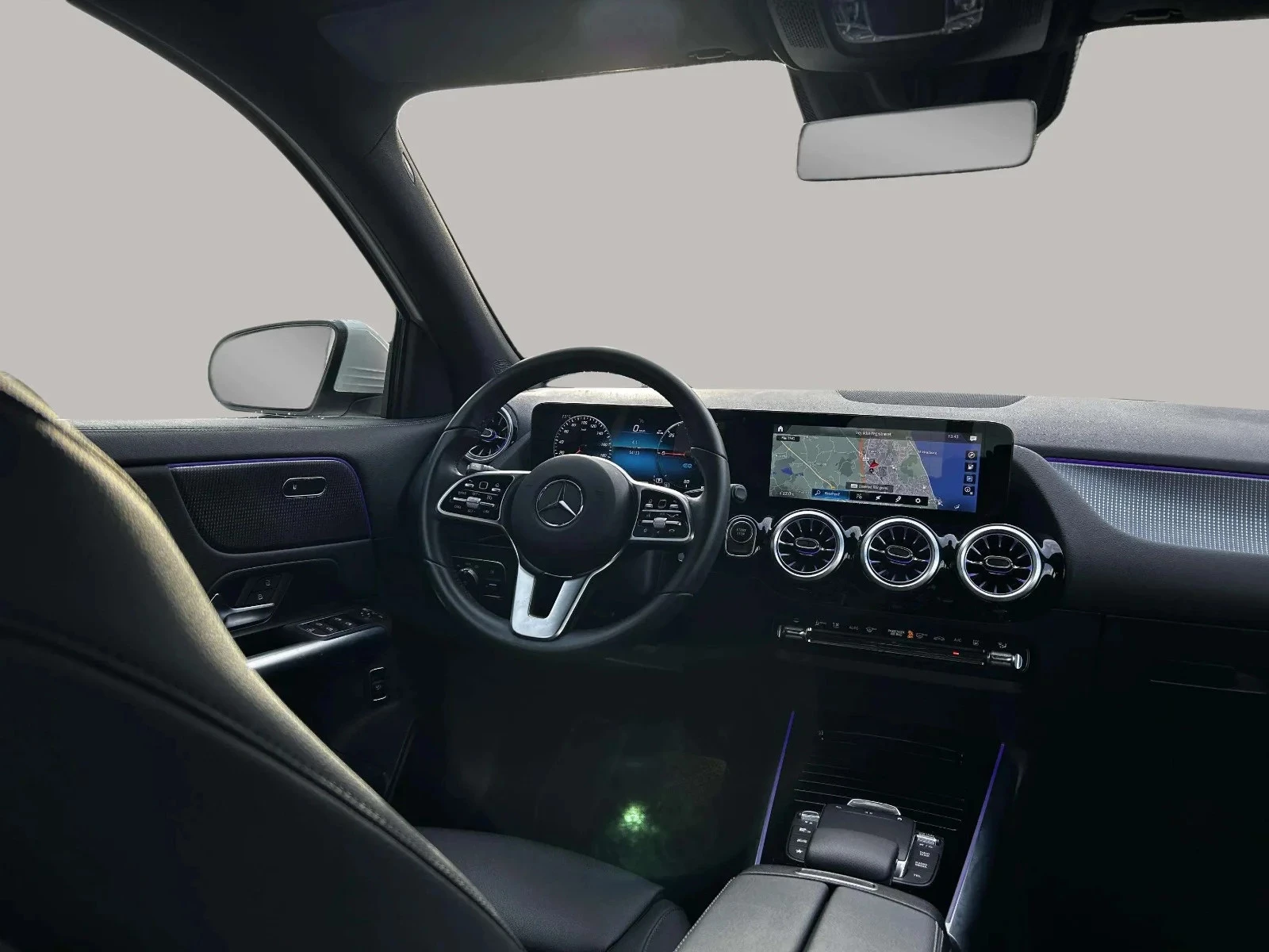 Mercedes-Benz-EQA-image-15