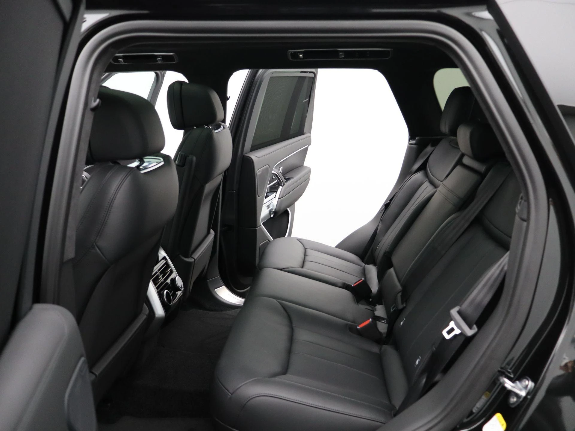 Land Rover-Range Rover-image-11