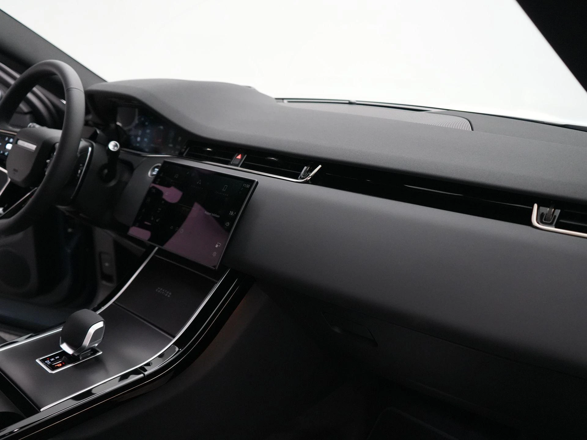 Land Rover-Range Rover Evoque-image-38