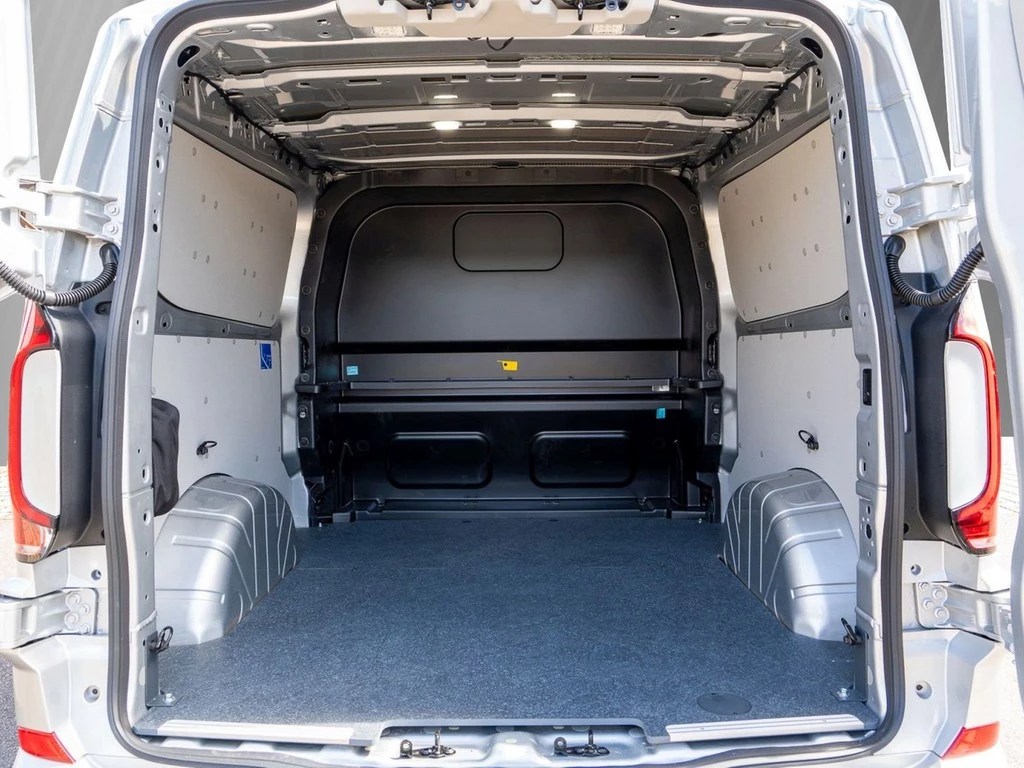 Volkswagen Transporter Kasten 2.0 TDI DSG LR Plus Edition