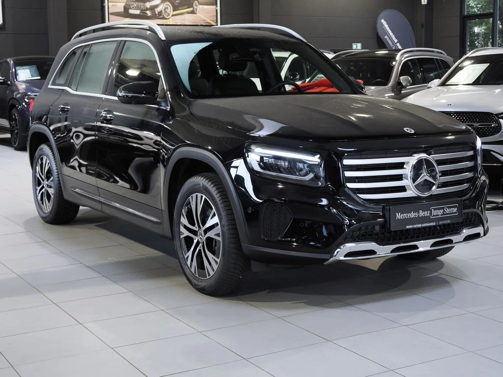 Mercedes-Benz-GLB 200 d-image-4