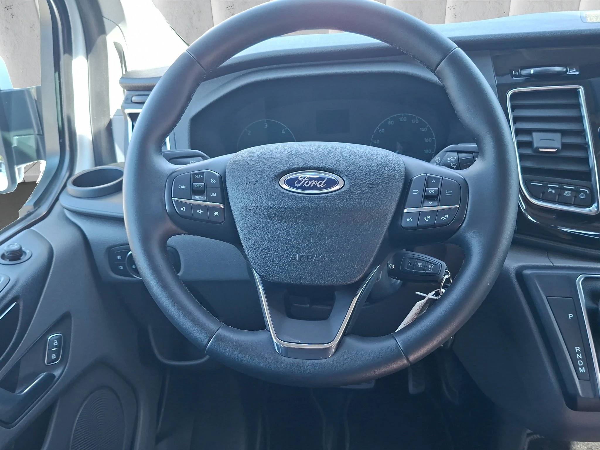 Ford-Transit Custom-image-12