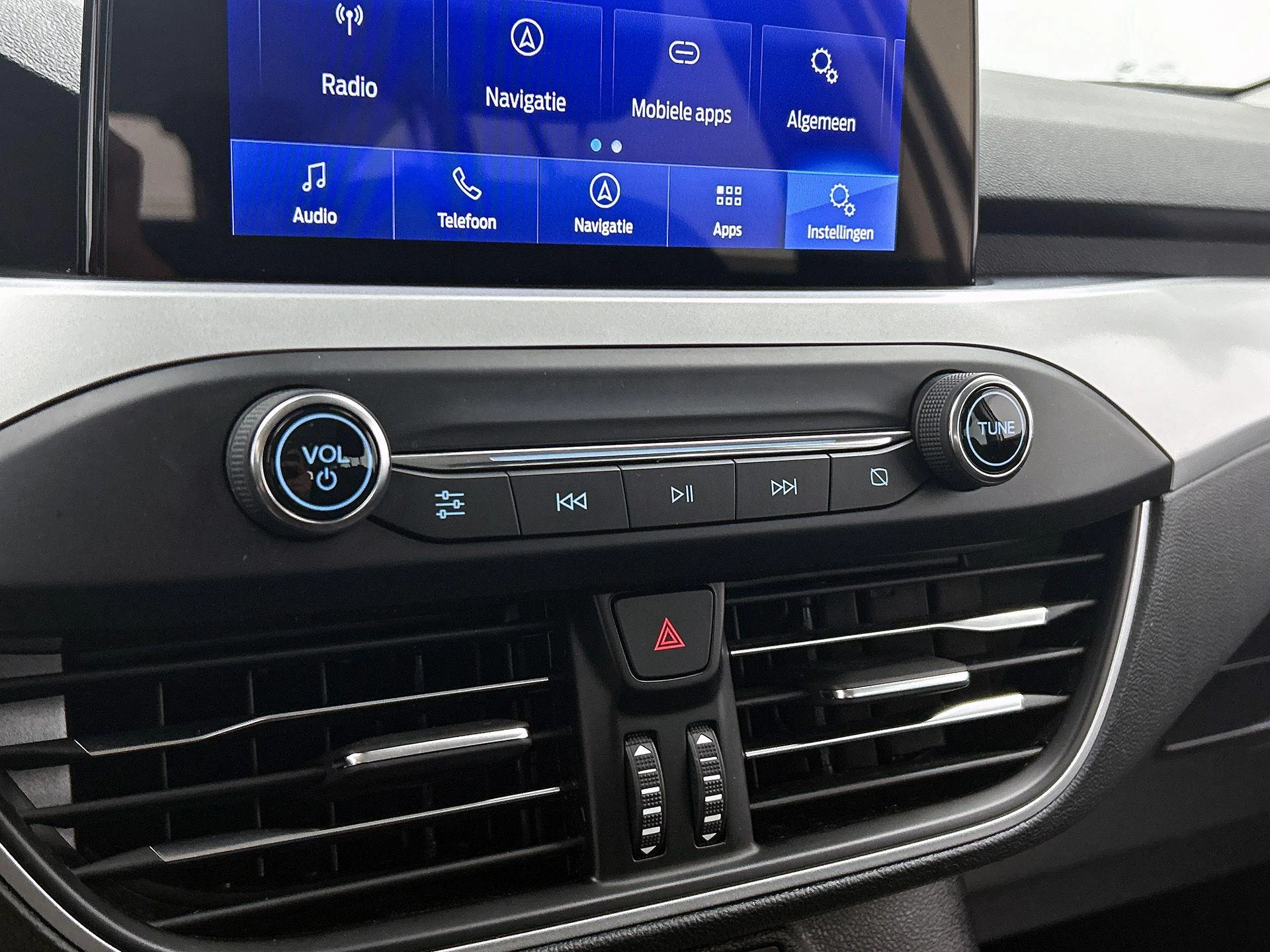 Ford Focus Wagon 1.0 EcoBoost Hybrid Trend Edition Business