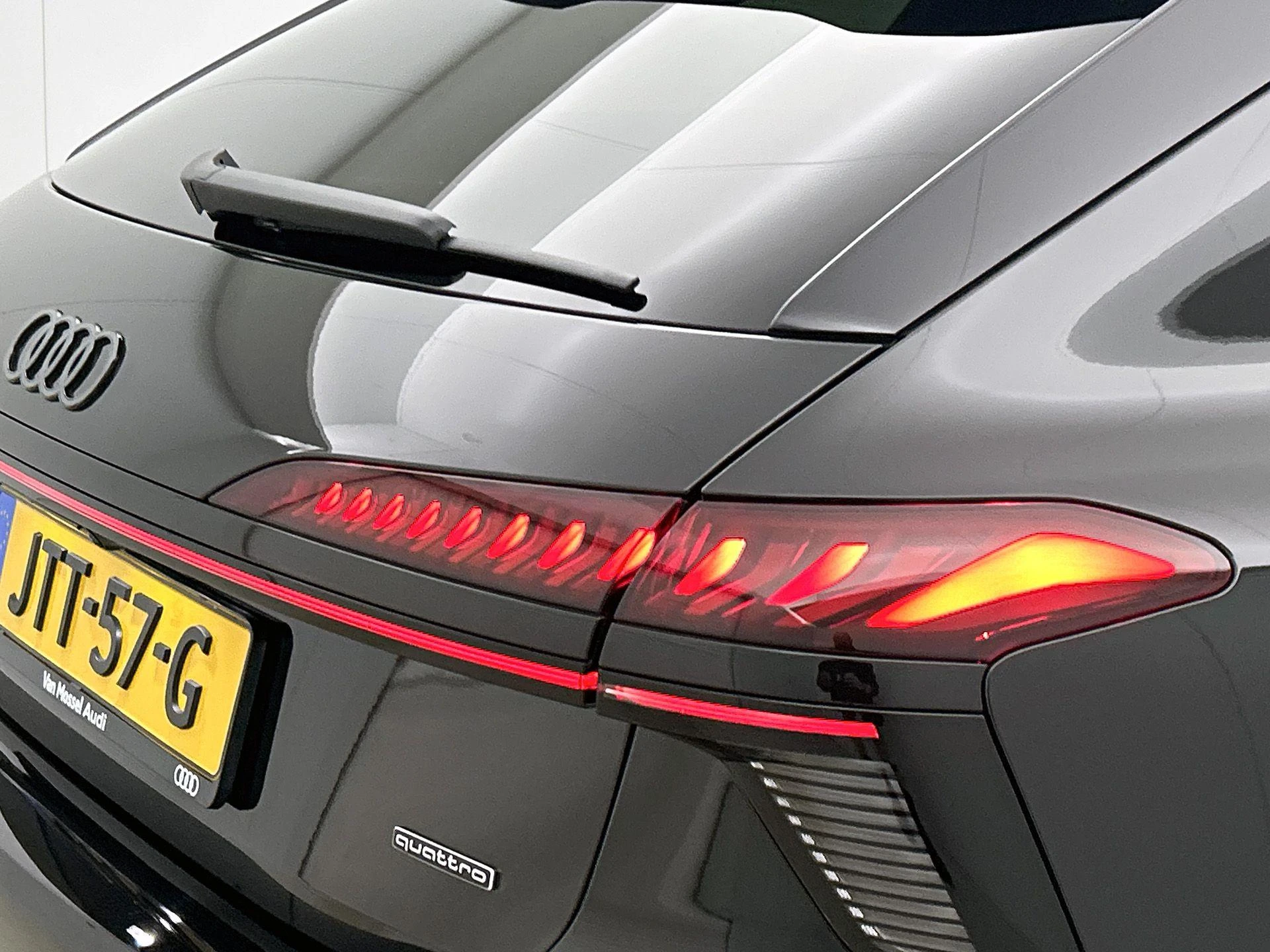 Audi-A6-image-7