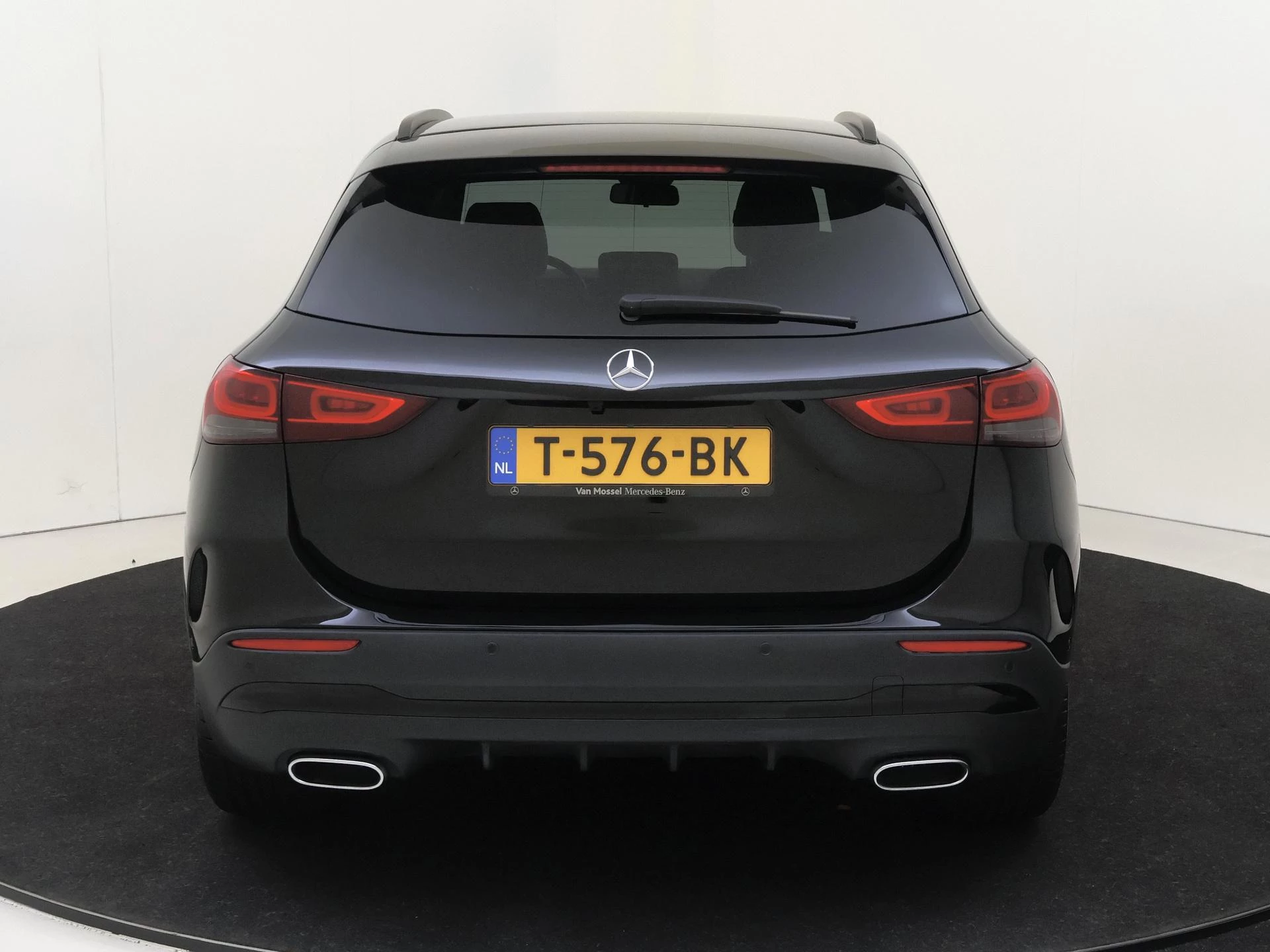 Mercedes-Benz-GLA-image-6