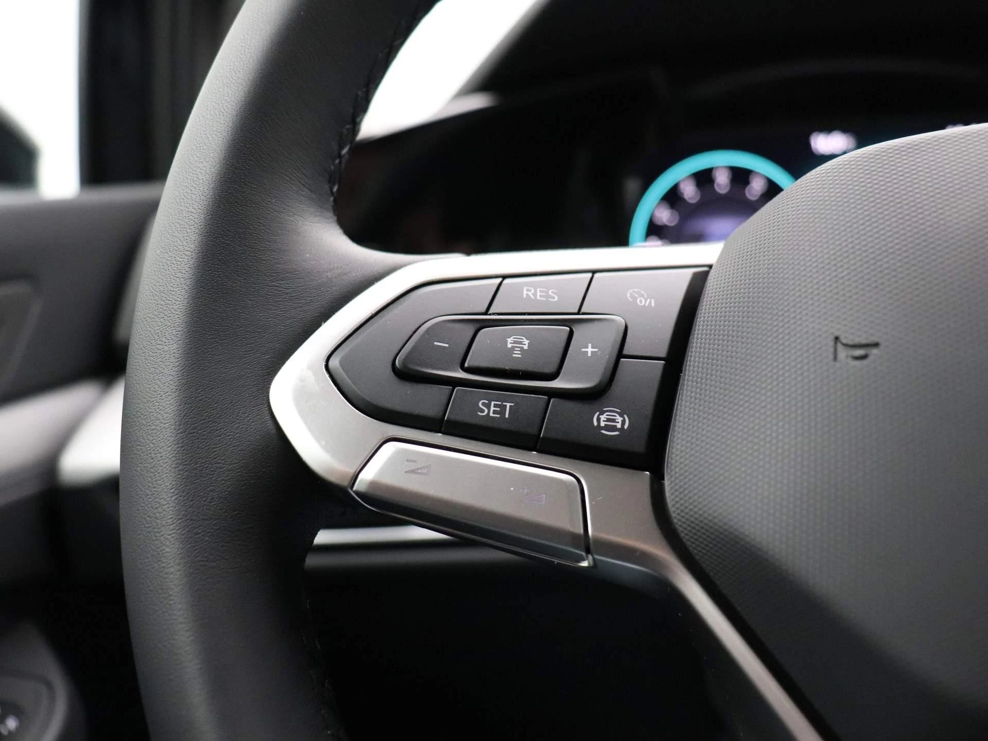 Volkswagen-Golf-image-22