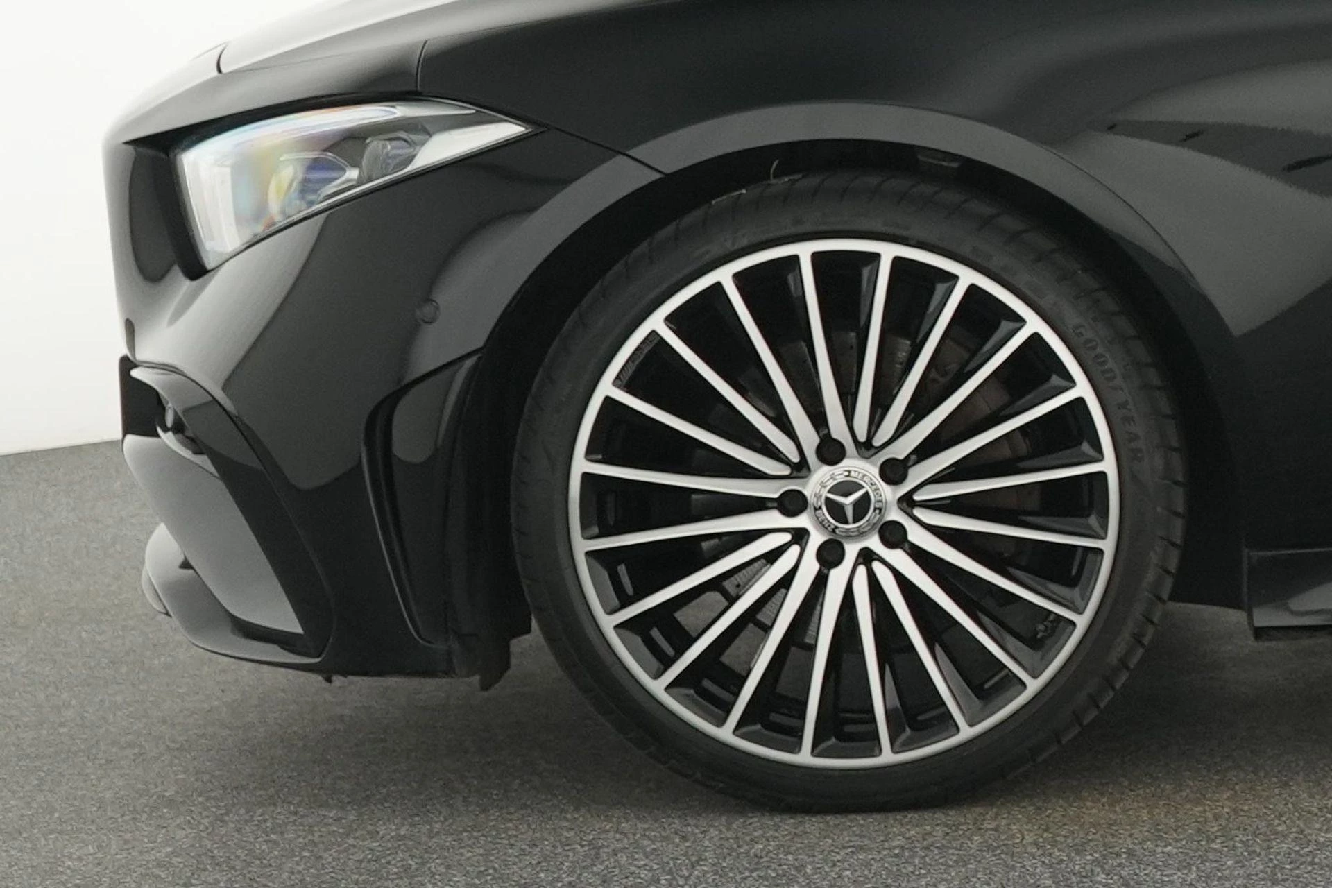 Mercedes-Benz CLS 220 d AMG Line + LEDER + OPEN DAK + MULTIBEAM + CARPLAY +